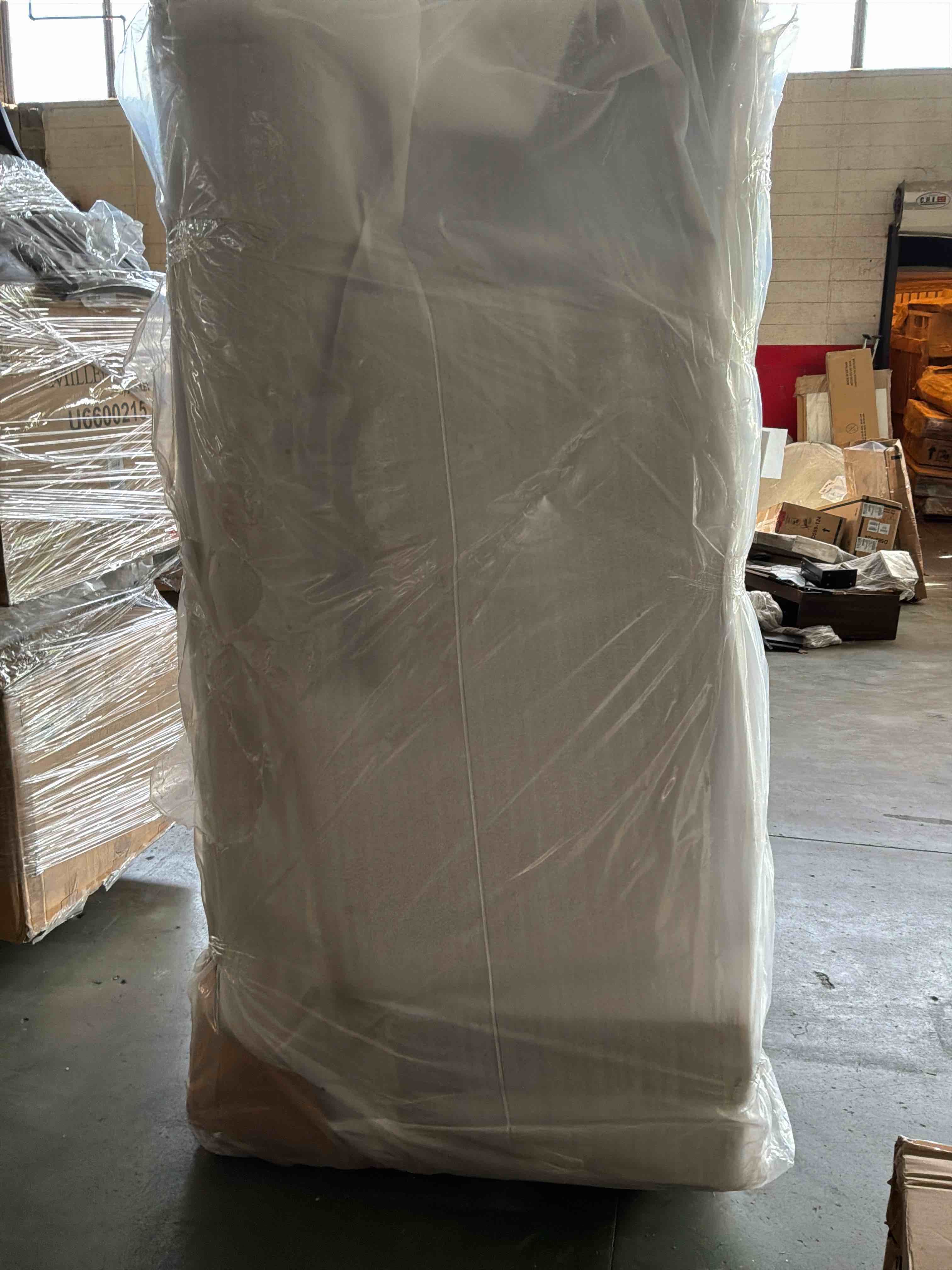 Condition photo showing New/Like New for keenelynn sofa chaise