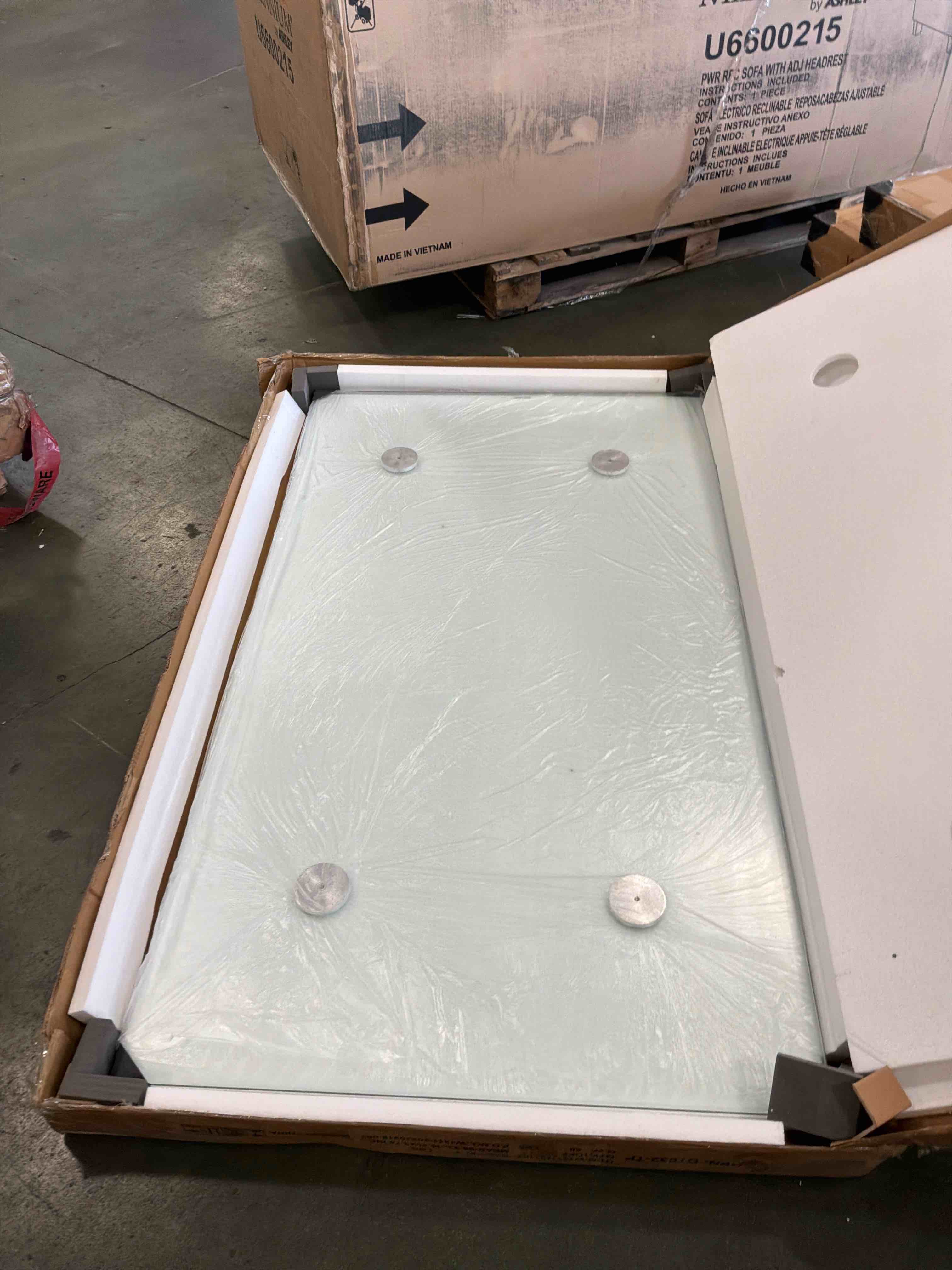 Condition photo showing New/Like New for similar to glass dining table 71"?modern dining table for 6-8?0.4" thick tempered glass top?matte black metal legs?wooden crossbar?easy assembly?perfect for dining room or kitchen