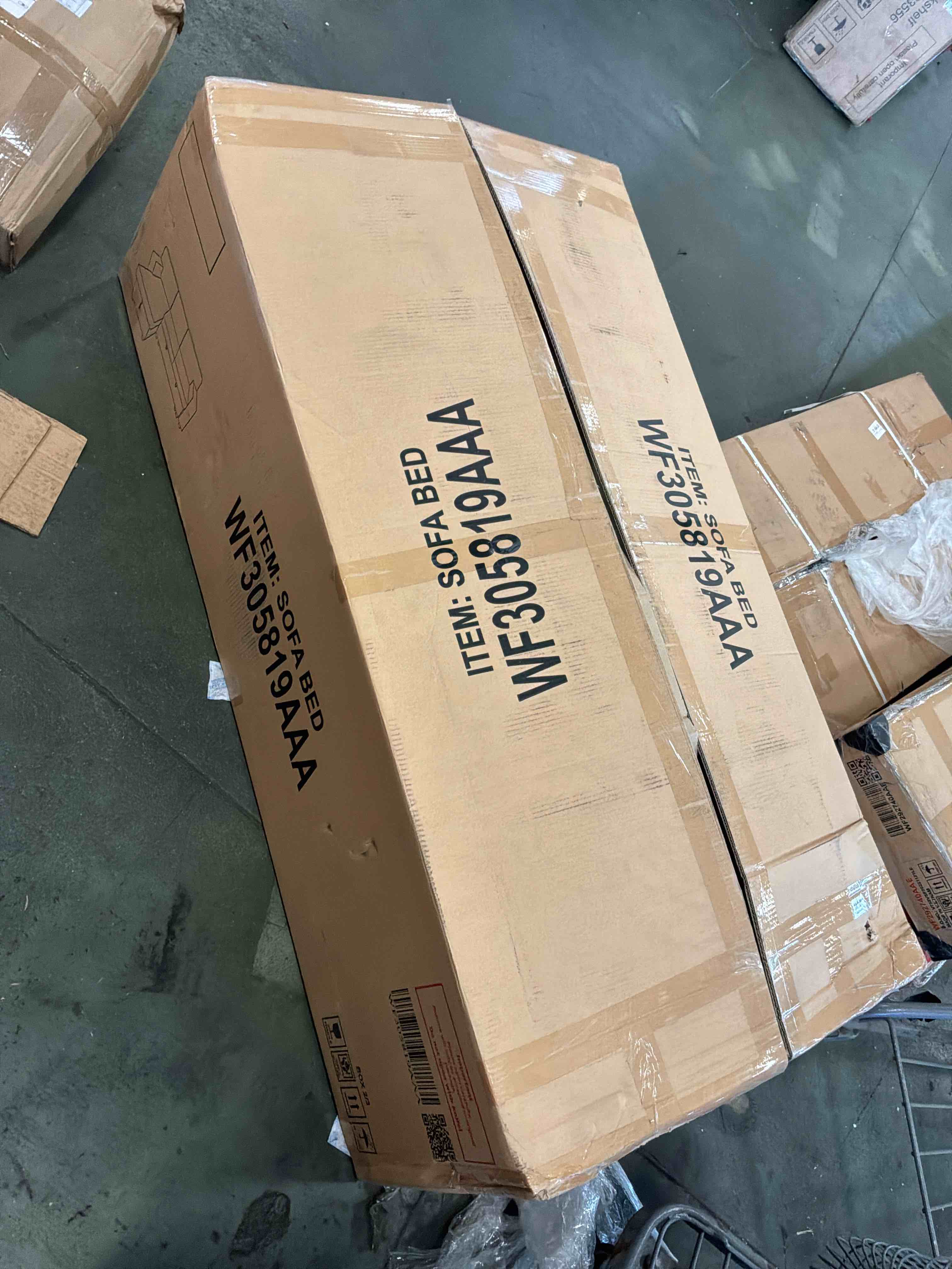 Condition photo showing New/Like New for similar to velvra 85'' pull out sofa bed ( incomplete) 