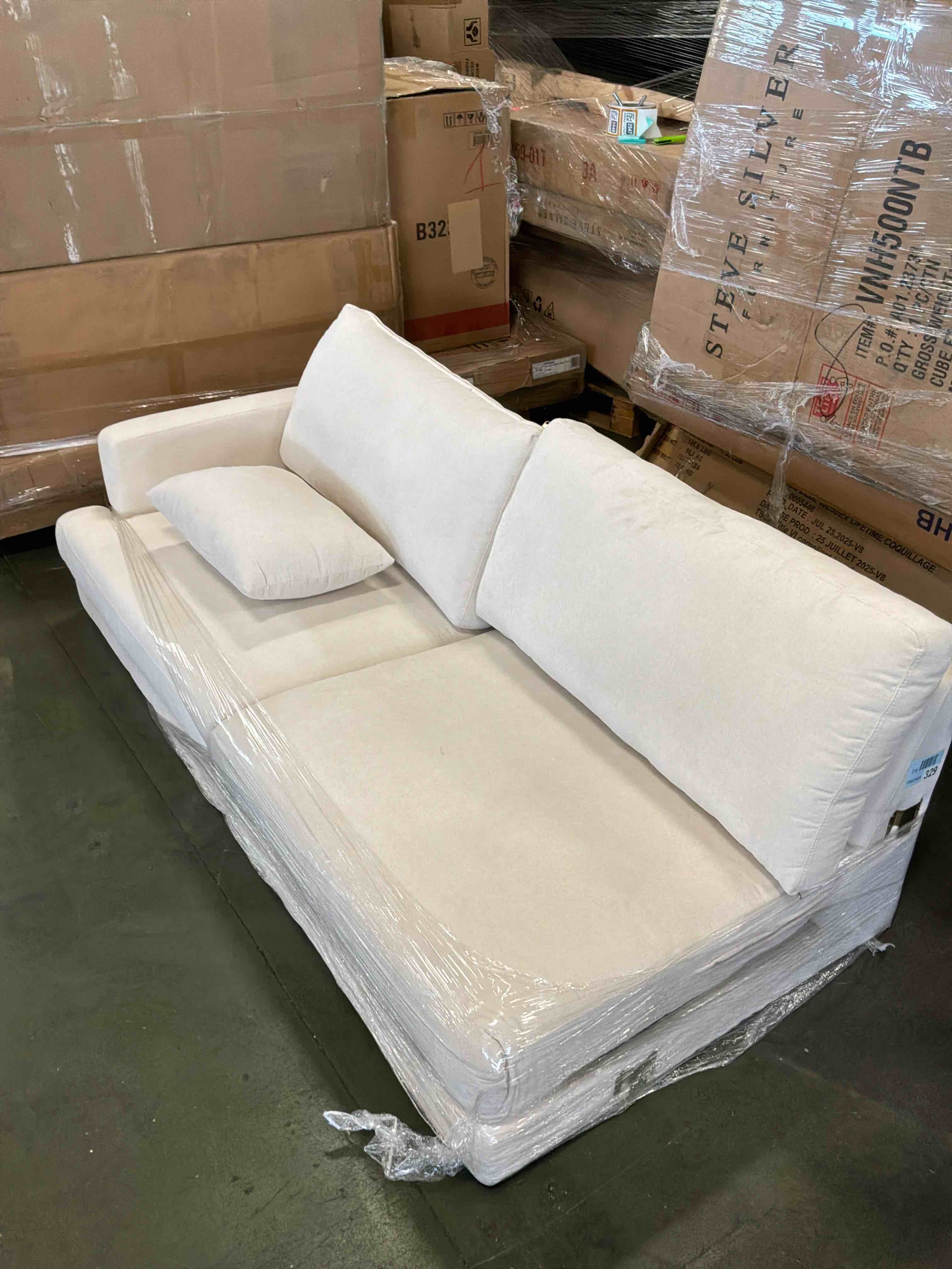 Condition photo showing Good Condition for similar to norwalk sofá 
