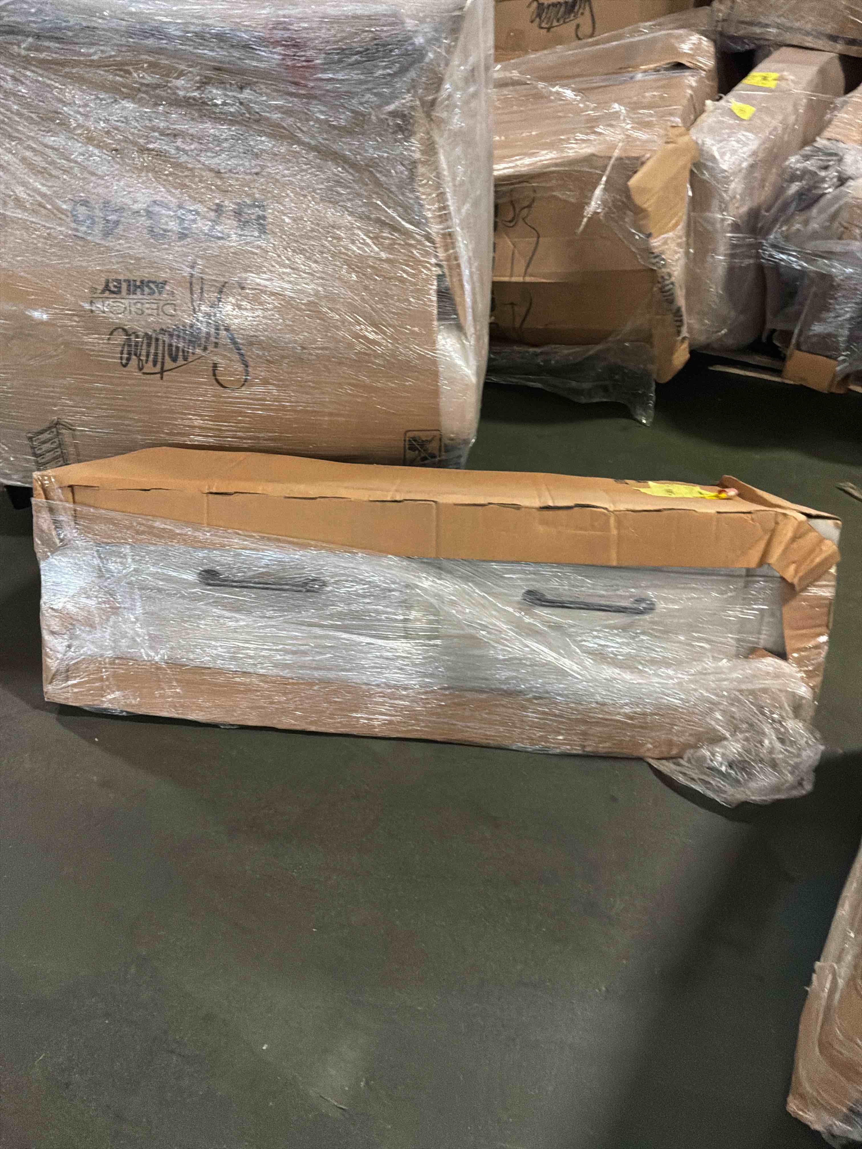 https://s3.amazonaws.com/lotting-images-prod/bidfta/BRN4112785_1777472292890.jpeg
