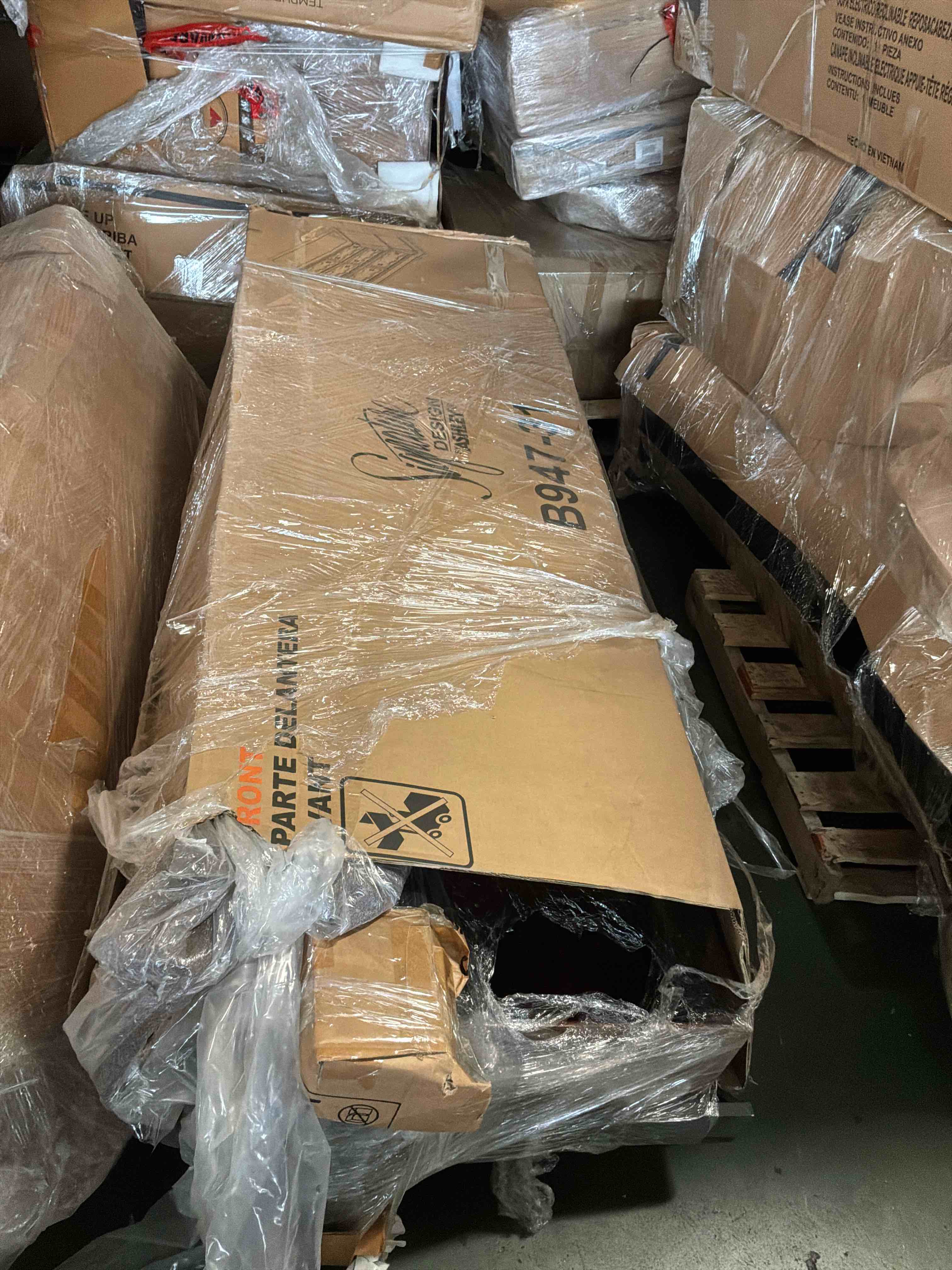 https://s3.amazonaws.com/lotting-images-prod/bidfta/BRN4112796_1777474419672.jpeg