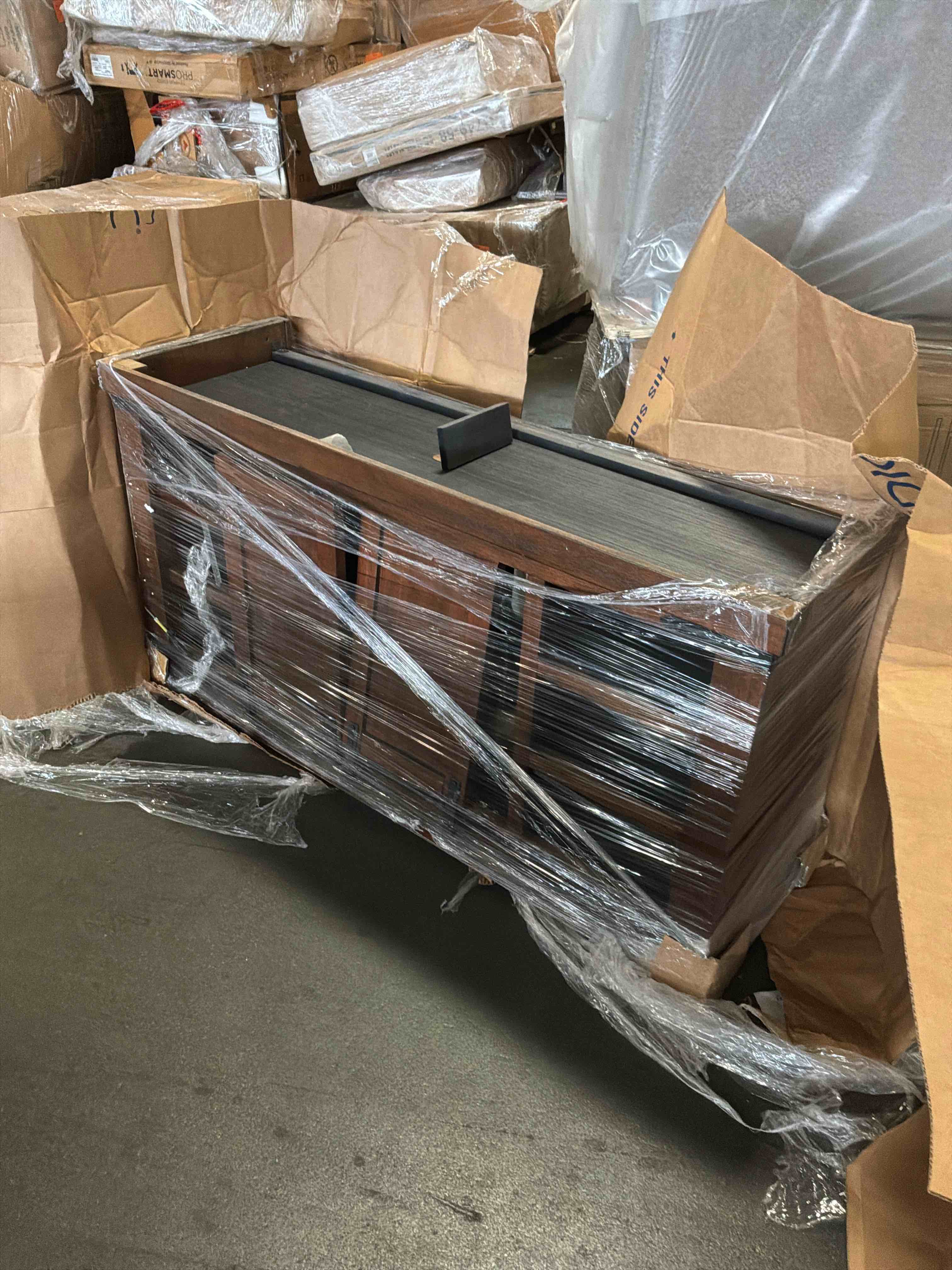 https://s3.amazonaws.com/lotting-images-prod/bidfta/BRN4112800_1777475452531.jpeg
