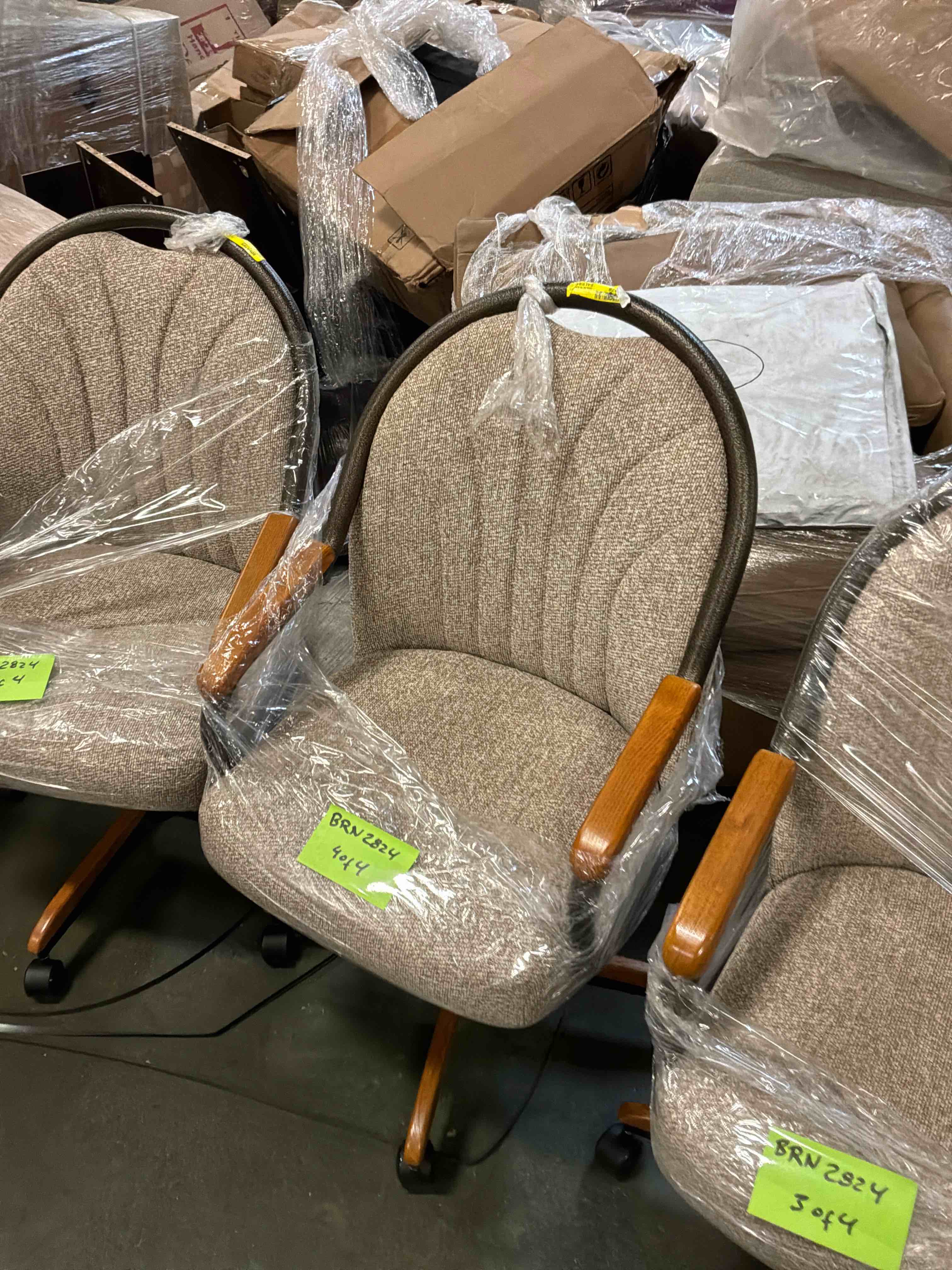 https://s3.amazonaws.com/lotting-images-prod/bidfta/BRN4112824_1777485112509.jpeg
