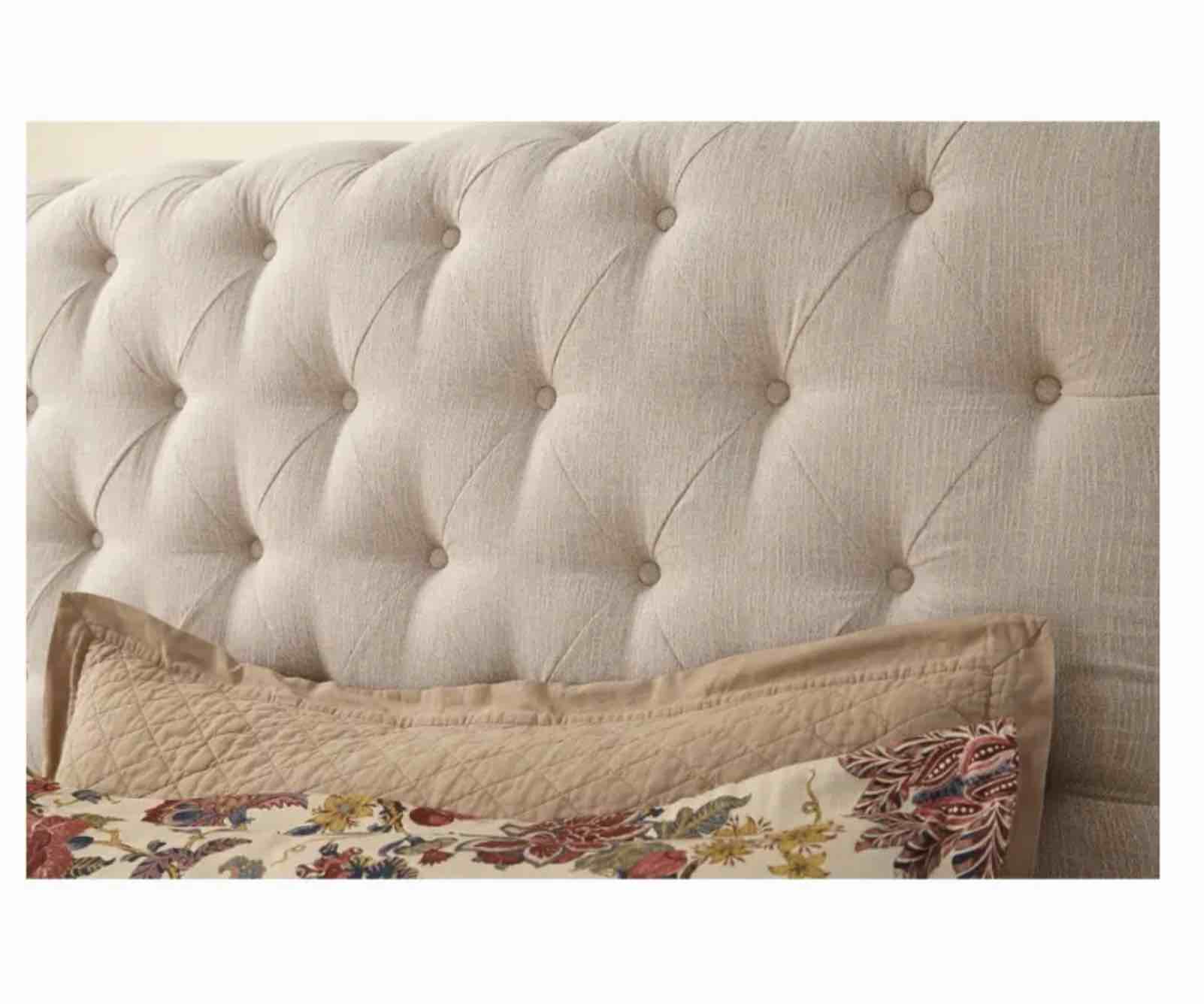 B643-78 Willenburg - Dark Brown King Upholstered Bed
