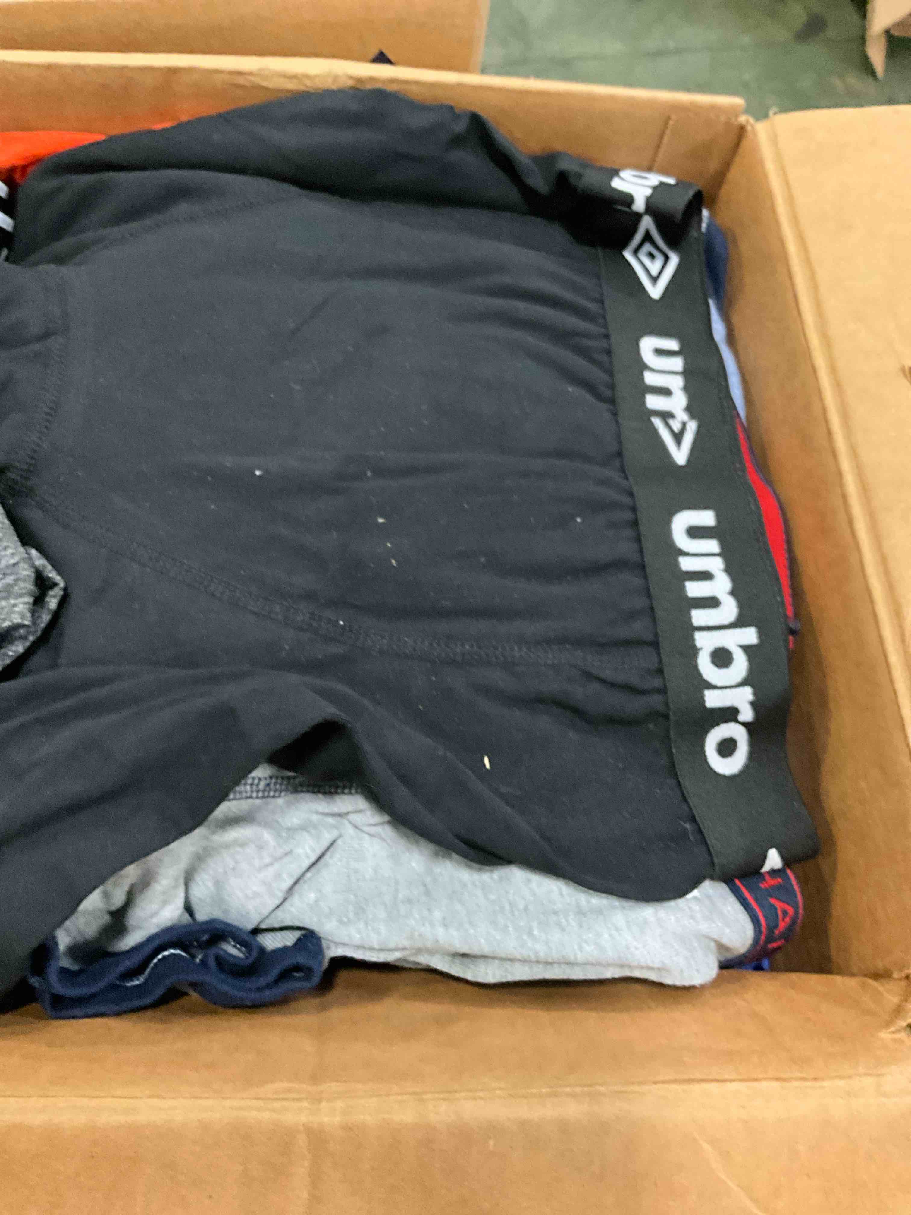 Condition photo showing Good Condition for box lot of miscellaneous items 