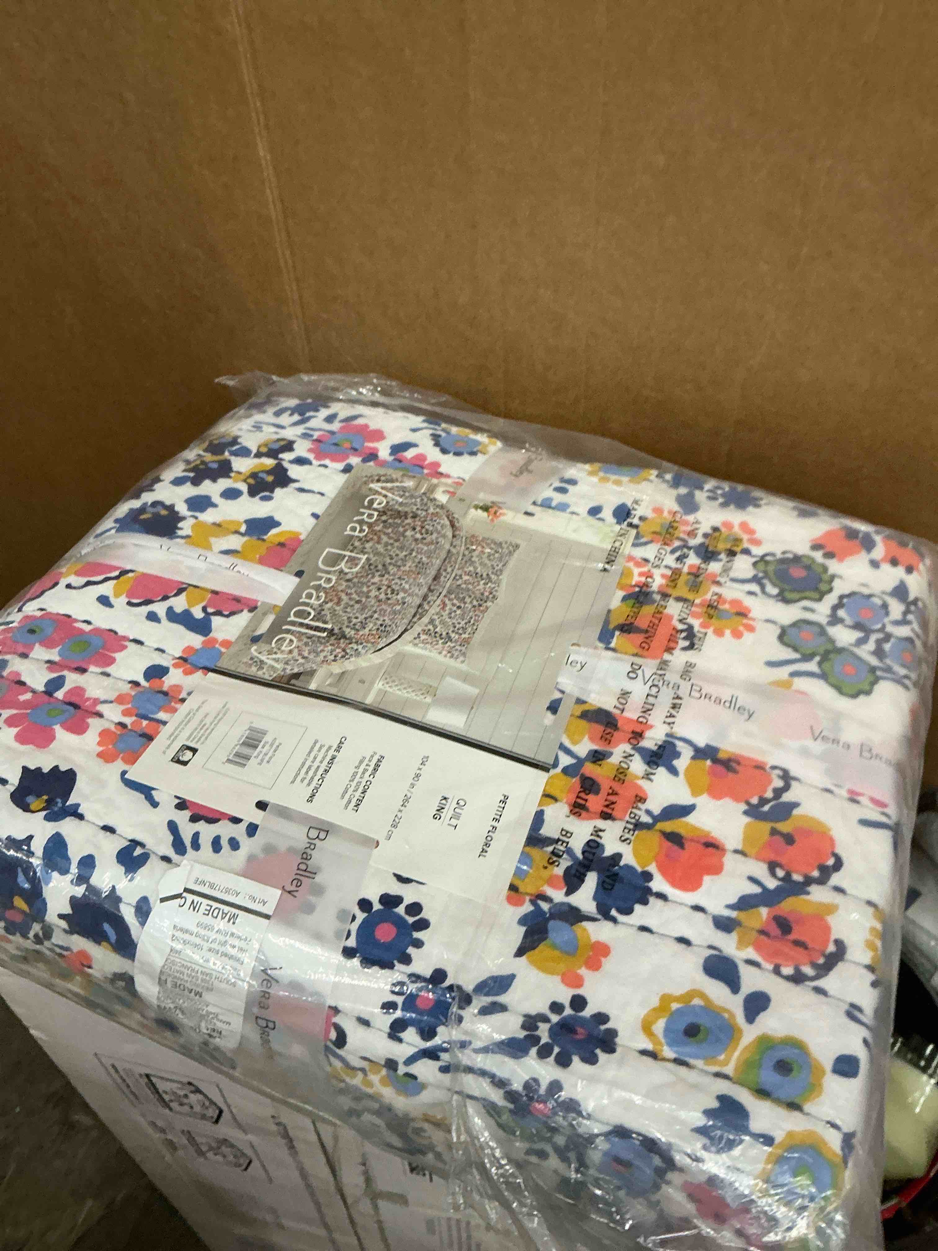 Condition photo showing New/Like New for vera bradley petite floral quilt, king, blue