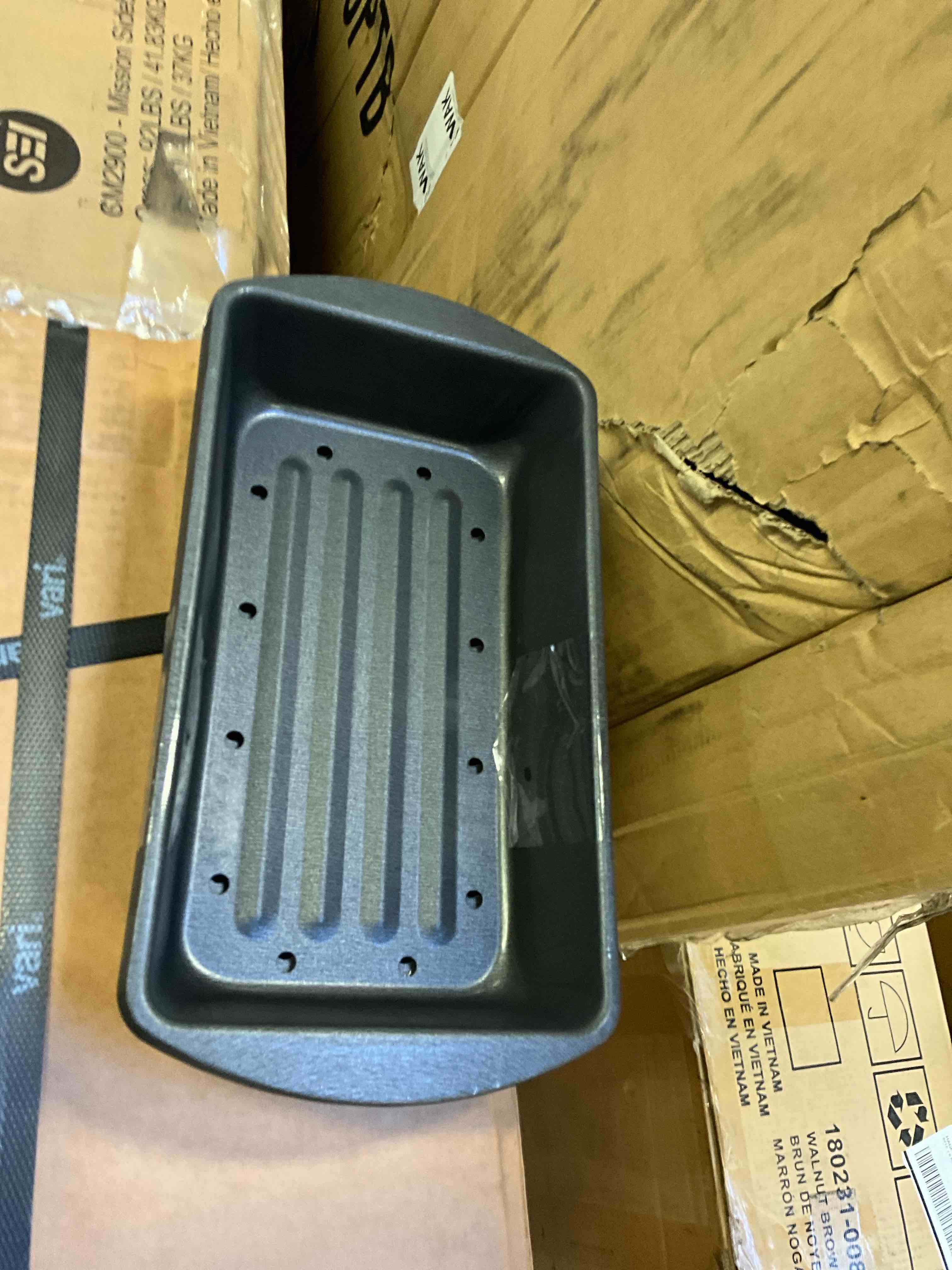 Condition photo showing New/Like New for 4 pack nonstick loaf pan set | heavy-duty bakewarel