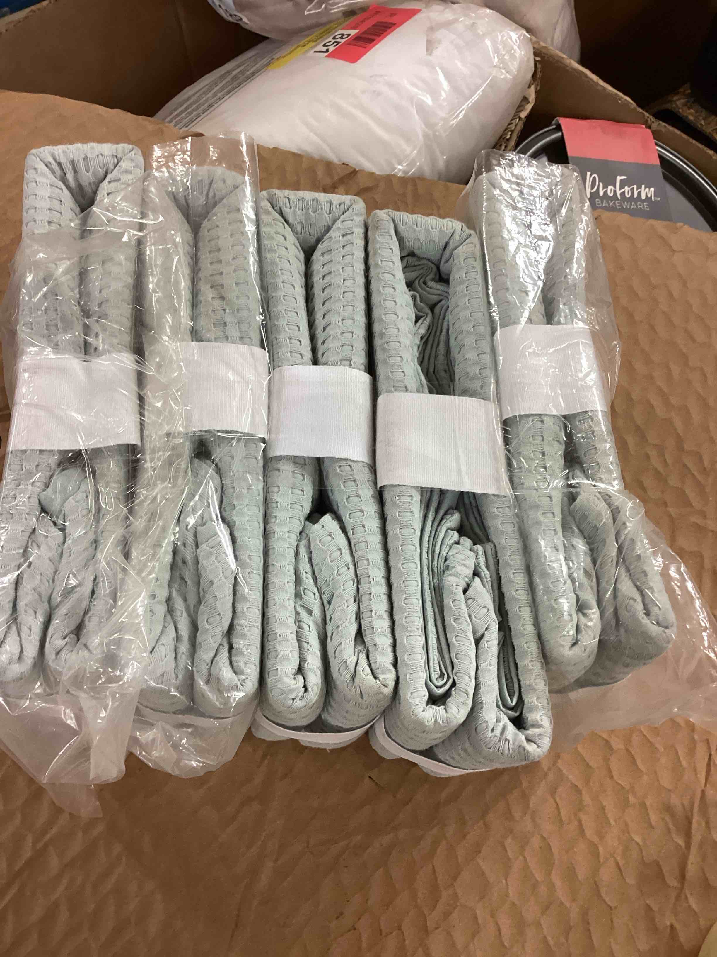 https://s3.amazonaws.com/lotting-images-prod/bidfta/BRN4116849_1789076329585.jpeg