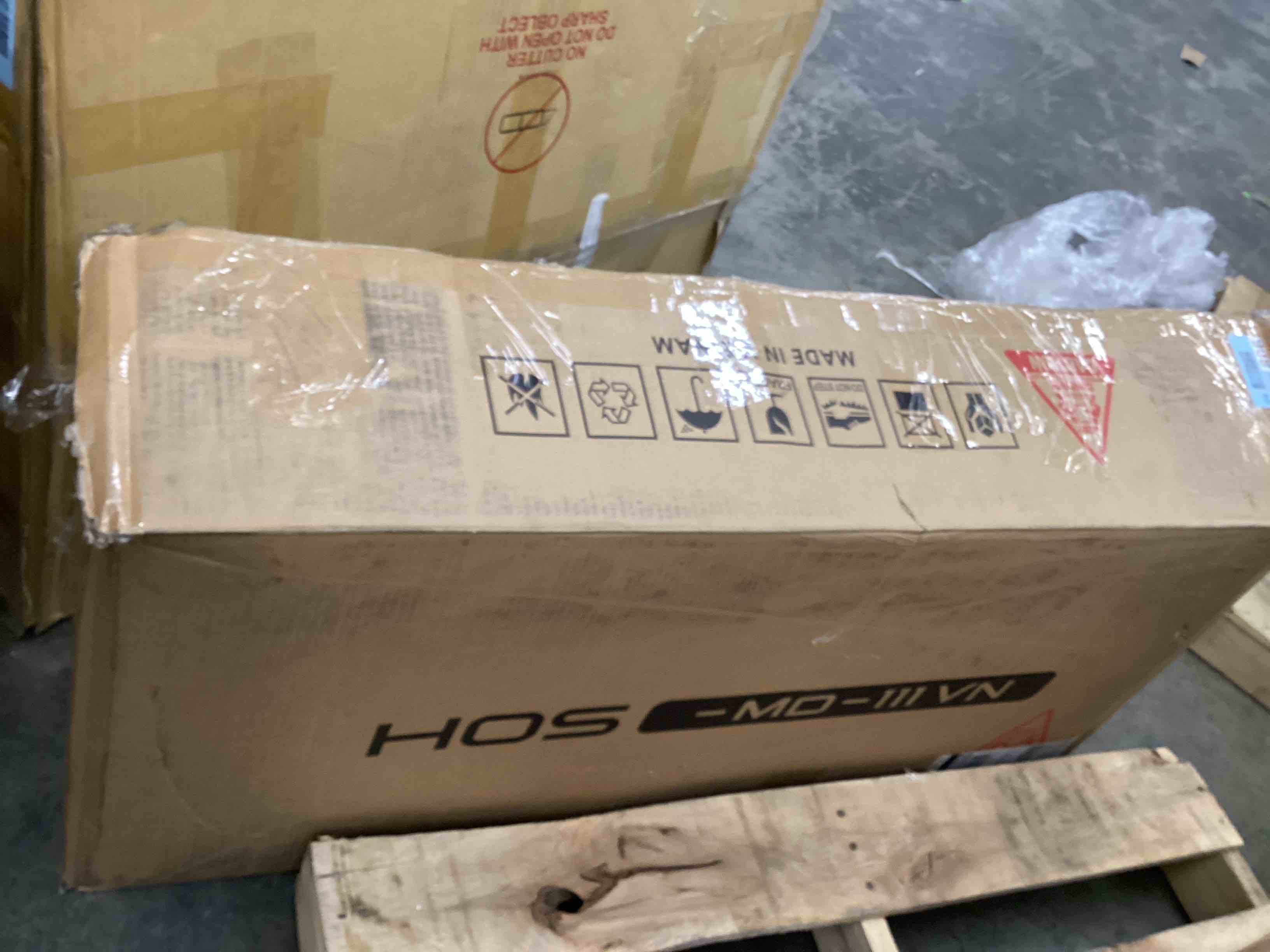 https://s3.amazonaws.com/lotting-images-prod/bidfta/BRN4117194_1777993782478.jpeg