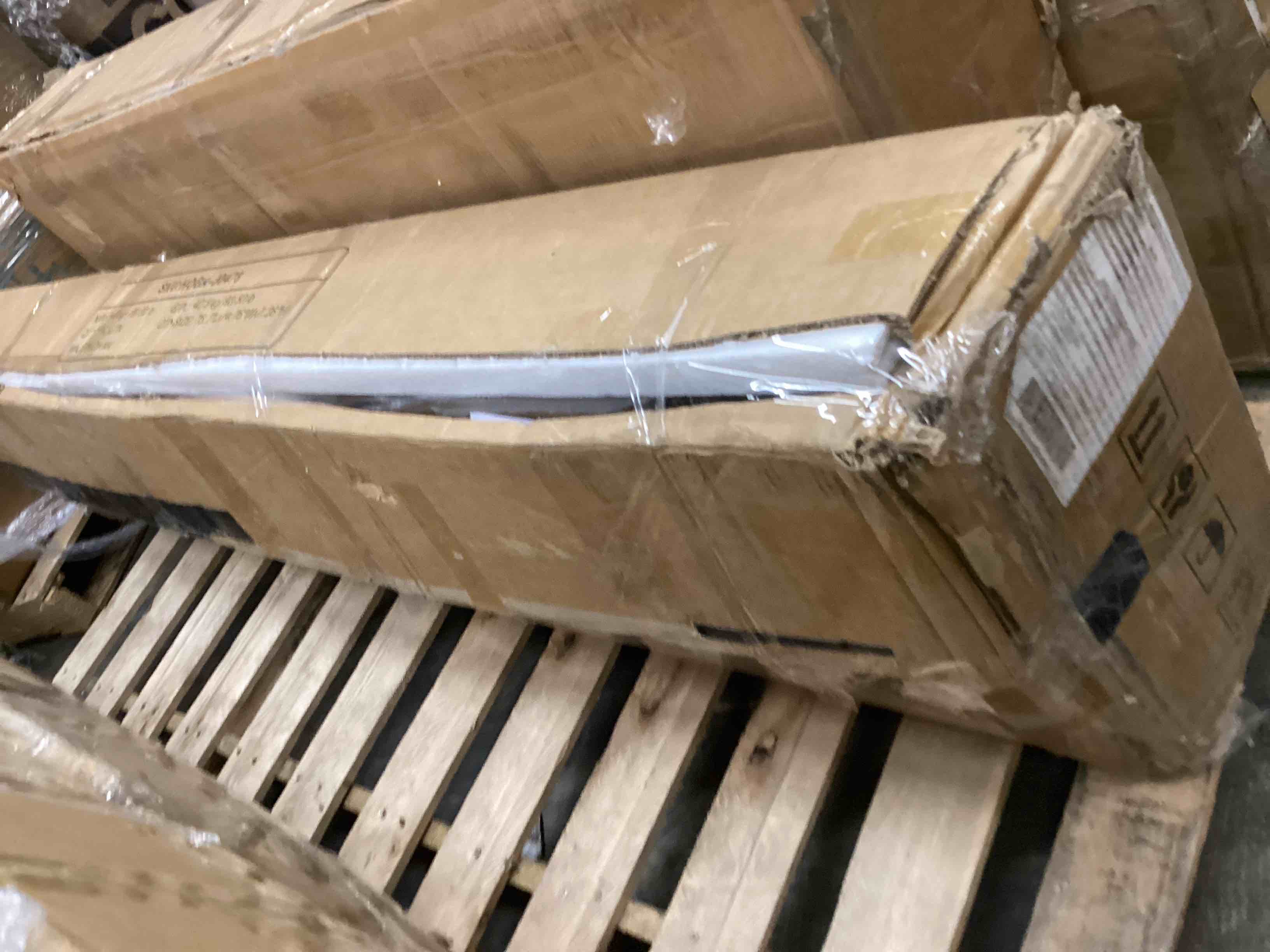 https://s3.amazonaws.com/lotting-images-prod/bidfta/BRN4117209_1777998098921.jpeg