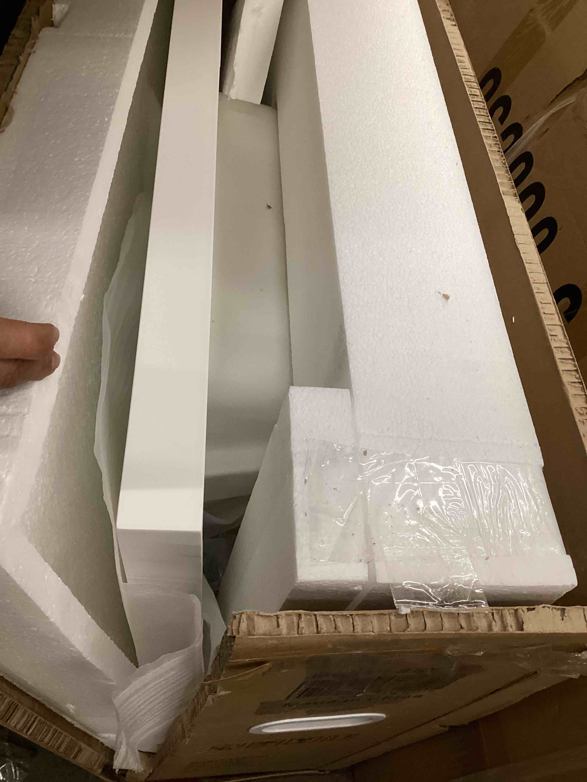https://s3.amazonaws.com/lotting-images-prod/bidfta/BRN4117696_1778787064073.jpeg