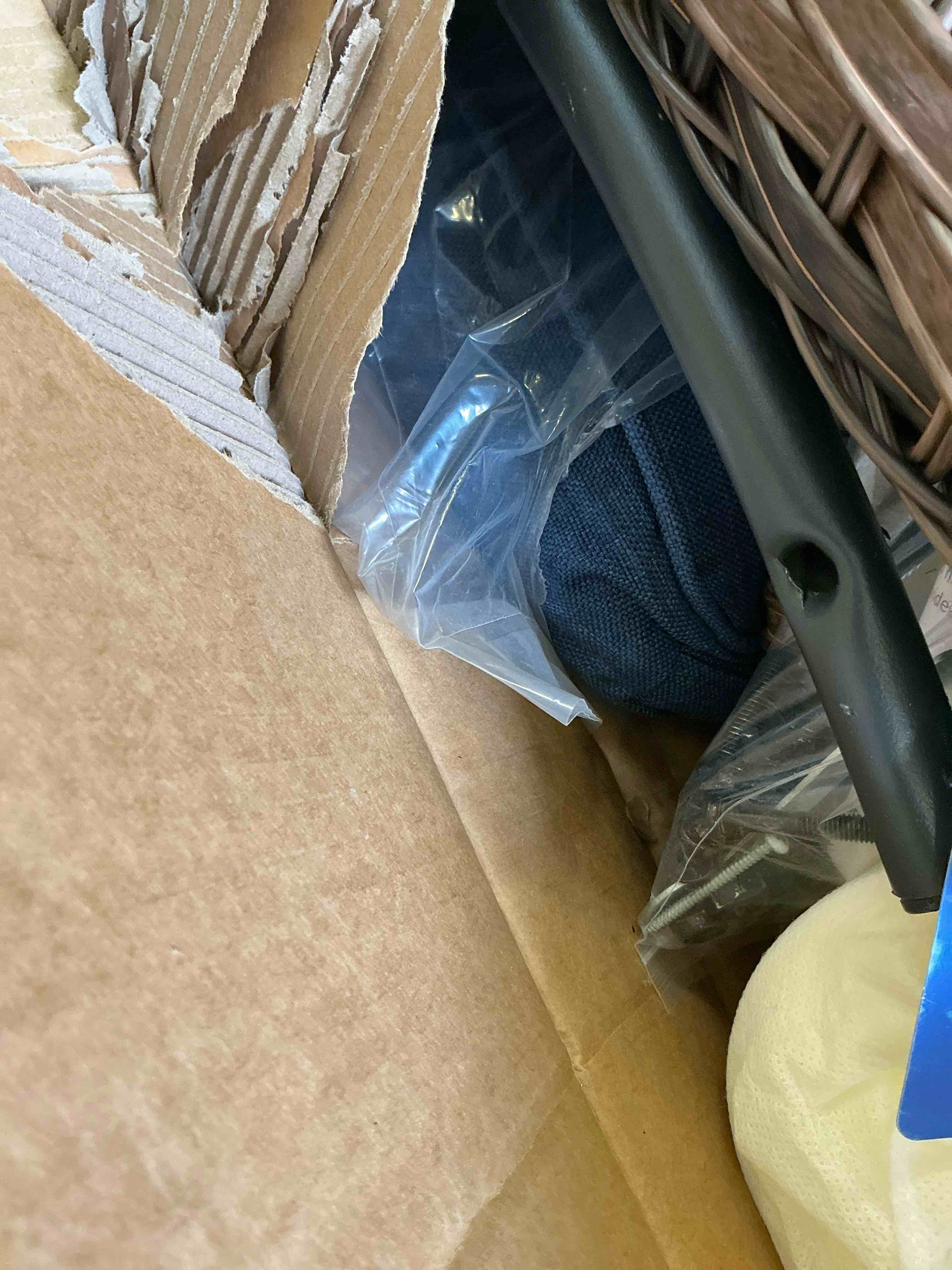 https://s3.amazonaws.com/lotting-images-prod/bidfta/BRN4118037_1779717992997.jpeg