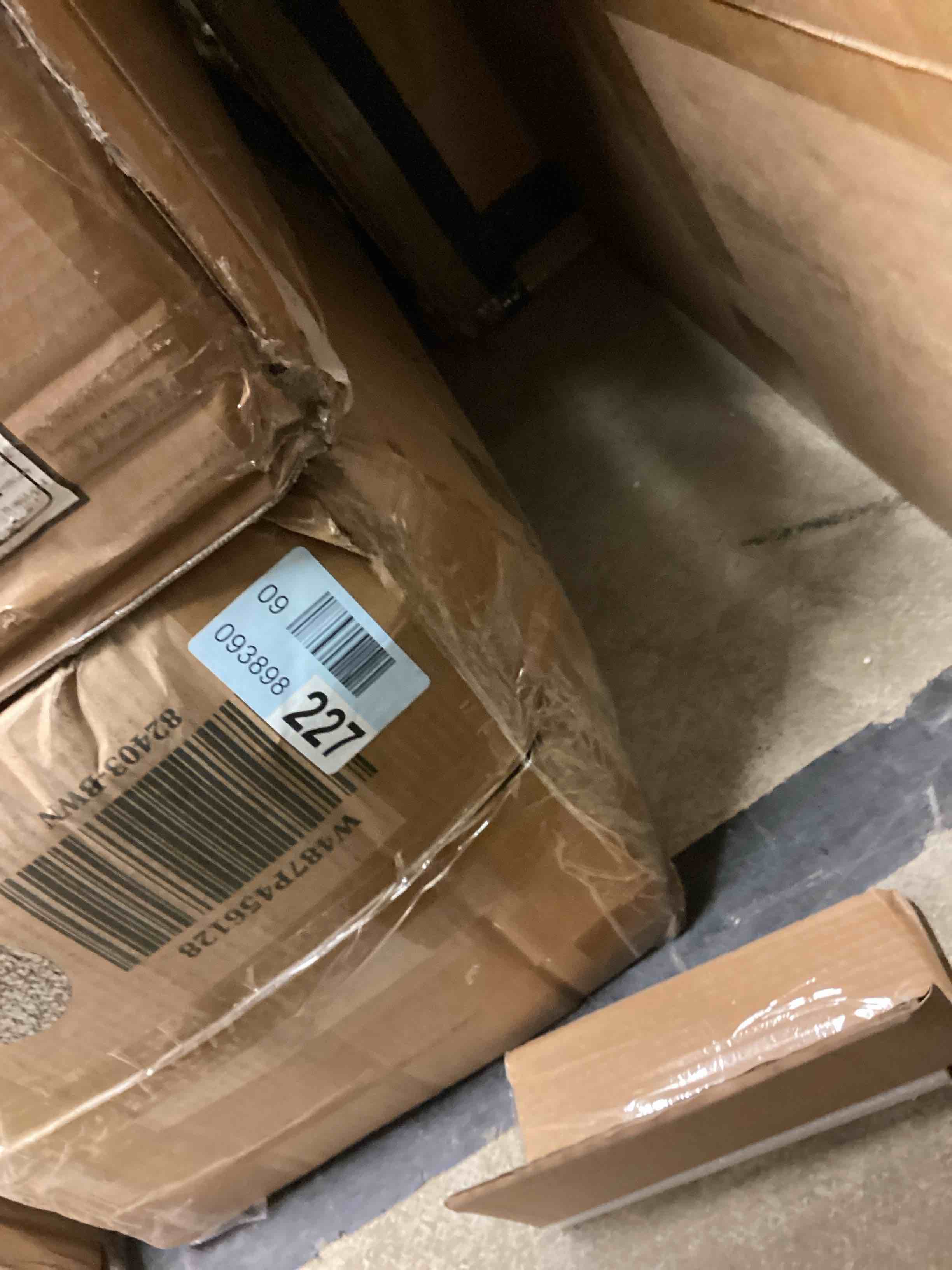 https://s3.amazonaws.com/lotting-images-prod/bidfta/BRN4118111_1779823888850.jpeg