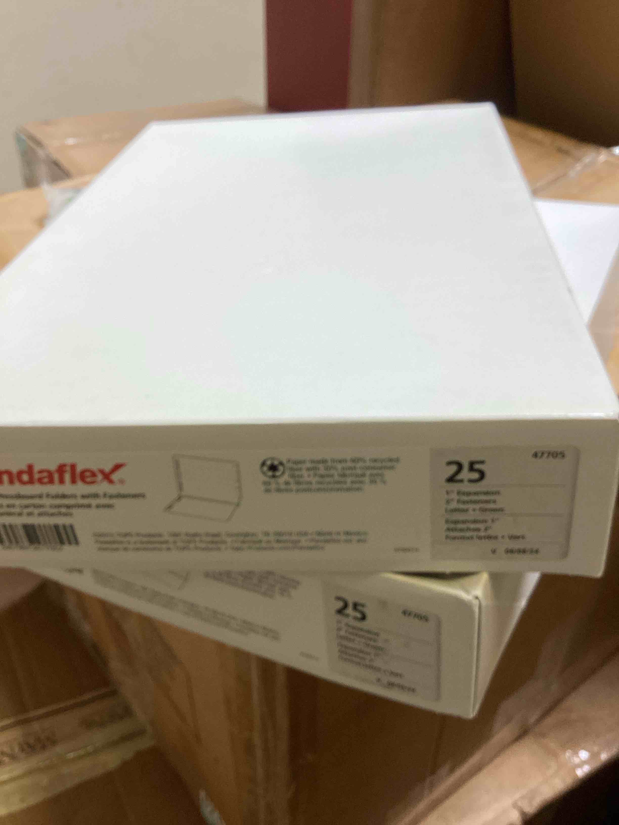 Condition photo showing New/Like New for globe-weis/pendaflex end tab pressboard fastener folders, legal size, 1-inch expansion, embedded fasteners, light green, 25-count (47705)