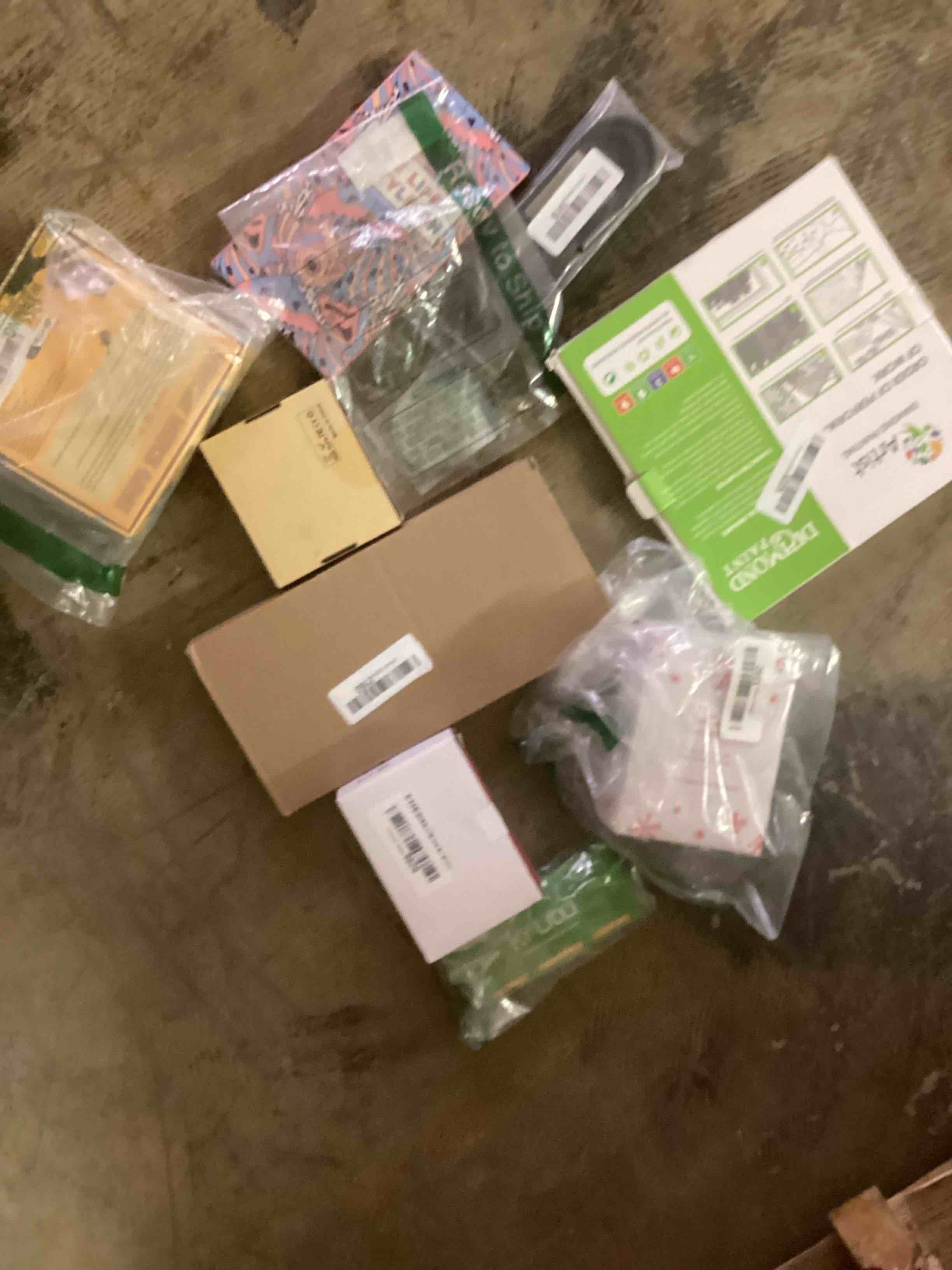 Condition photo showing Good Condition for multiple assorted miscellaneous items 
