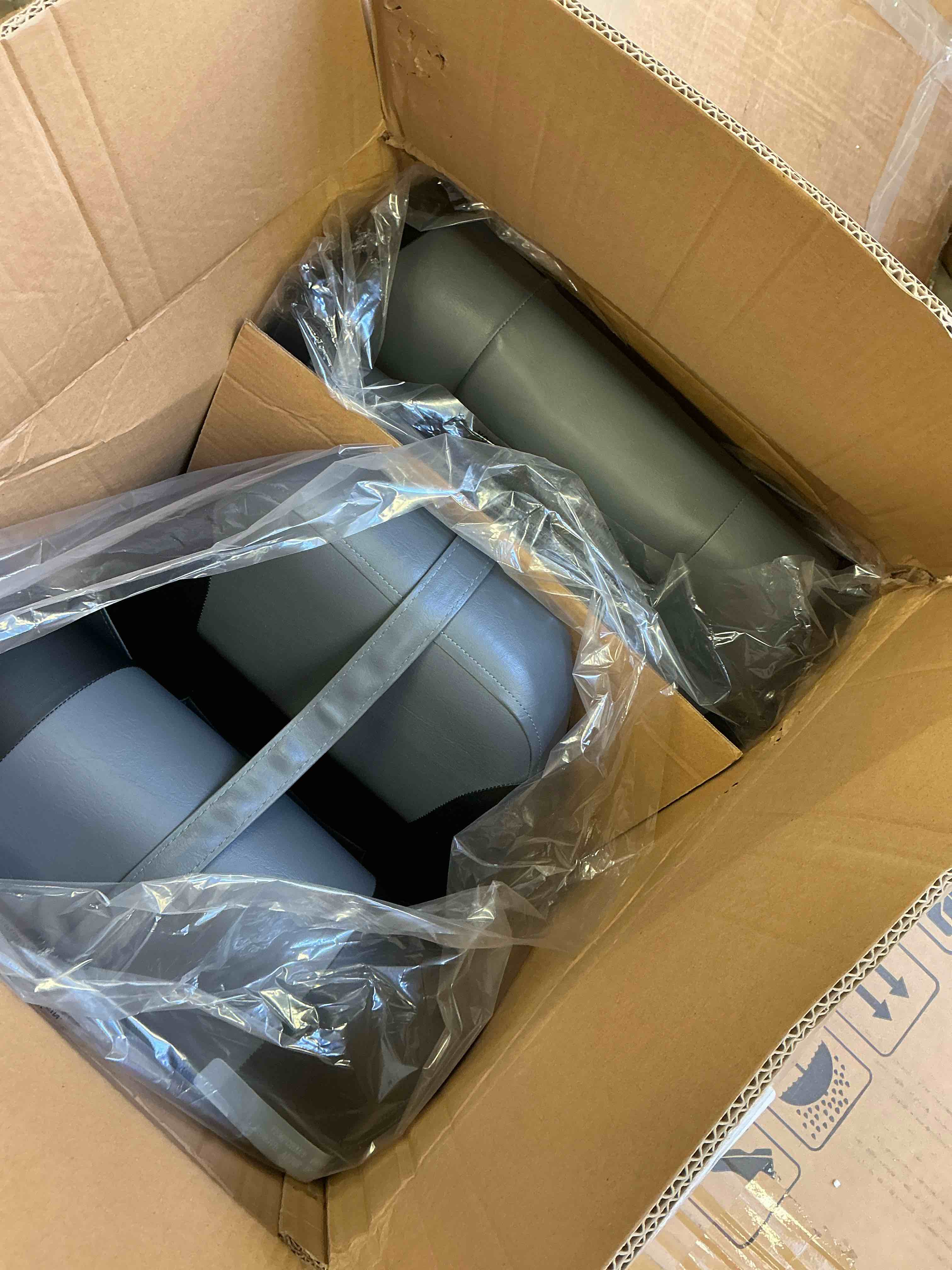https://s3.amazonaws.com/lotting-images-prod/bidfta/BRN4119173_1781628300711.jpeg