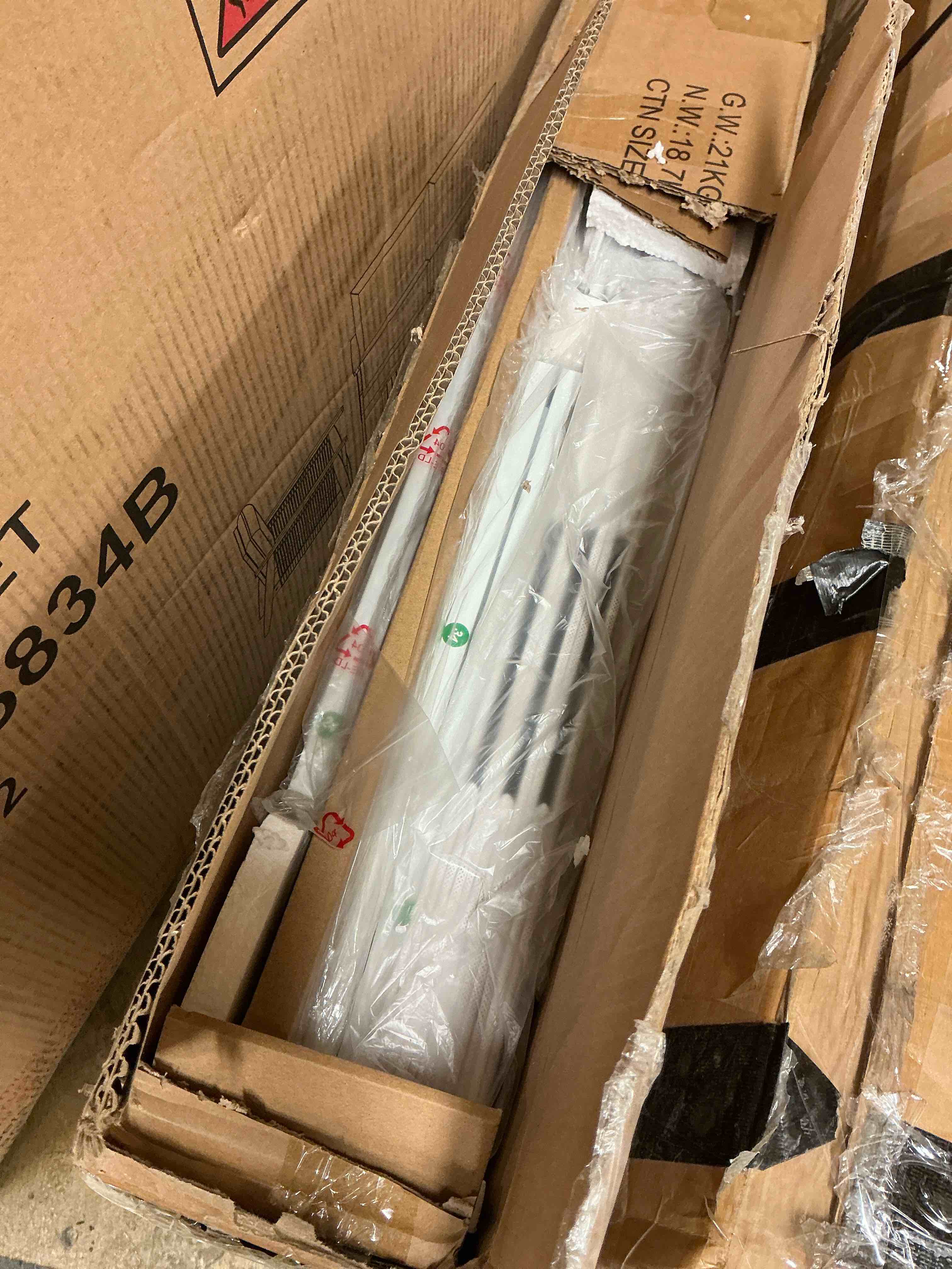 https://s3.amazonaws.com/lotting-images-prod/bidfta/BRN4119570_1782828146818.jpeg