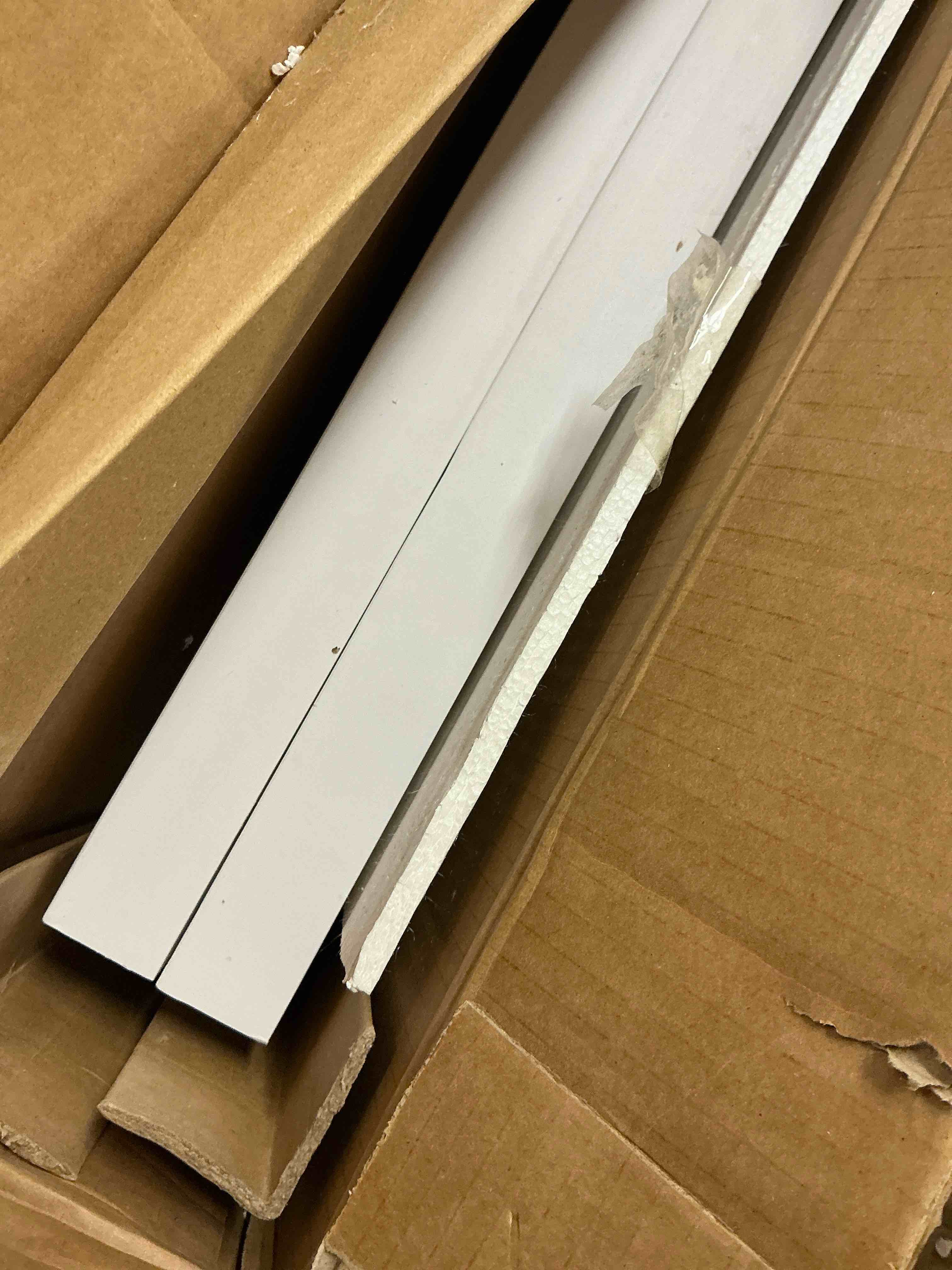 https://s3.amazonaws.com/lotting-images-prod/bidfta/BRN4119639_1782914367266.jpeg