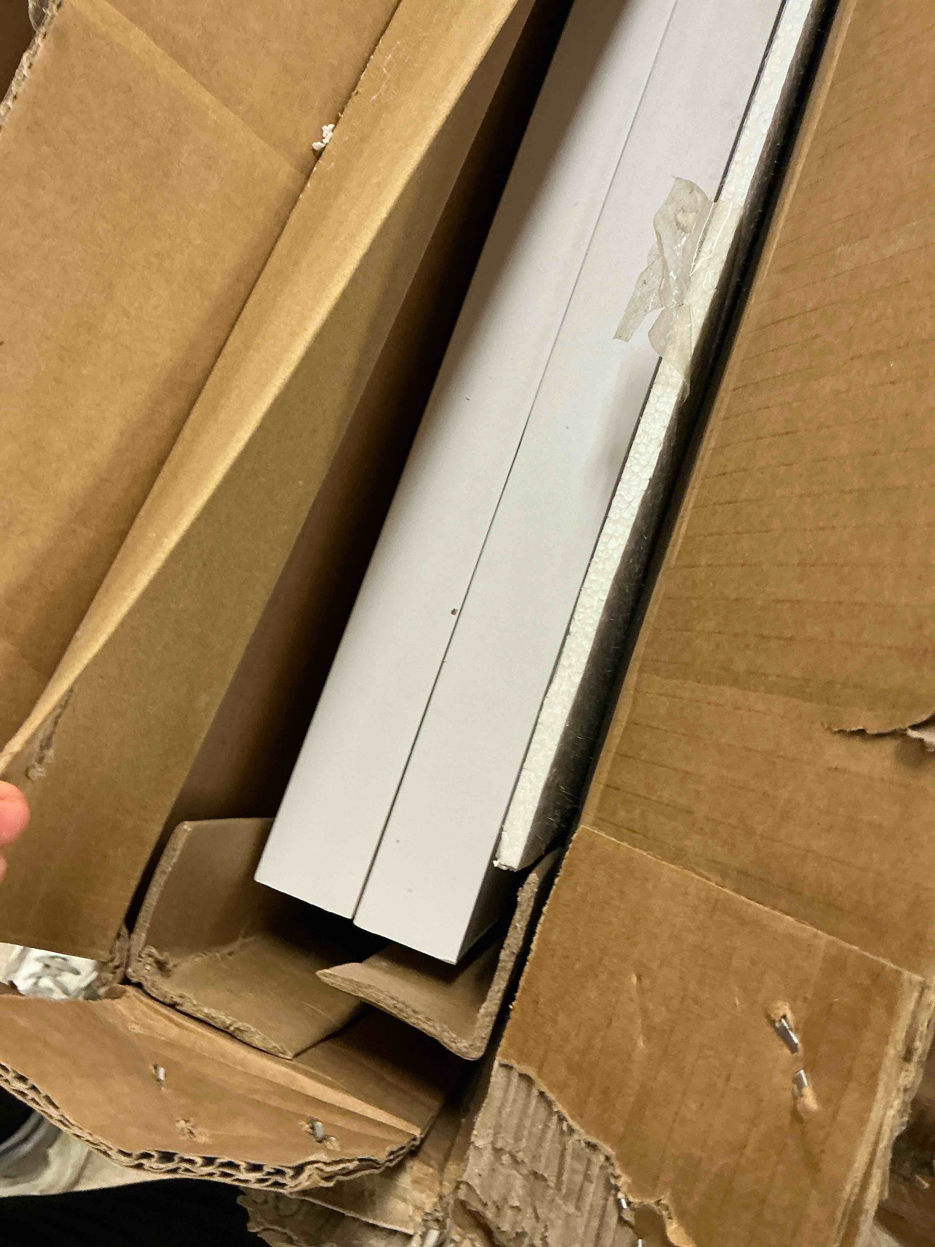 https://s3.amazonaws.com/lotting-images-prod/bidfta/BRN4119639_1782914372468.jpeg
