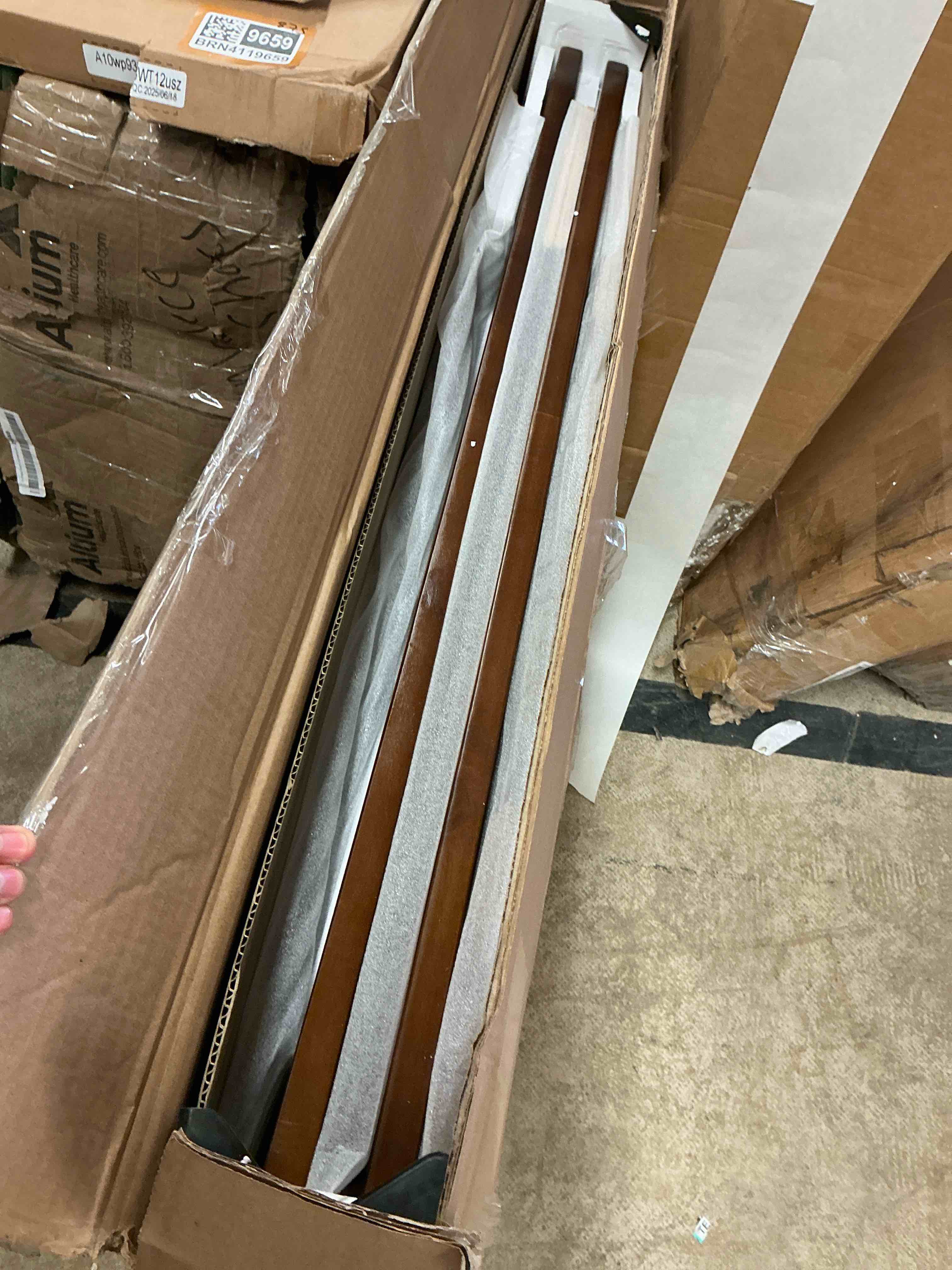 https://s3.amazonaws.com/lotting-images-prod/bidfta/BRN4119660_1782925536840.jpeg