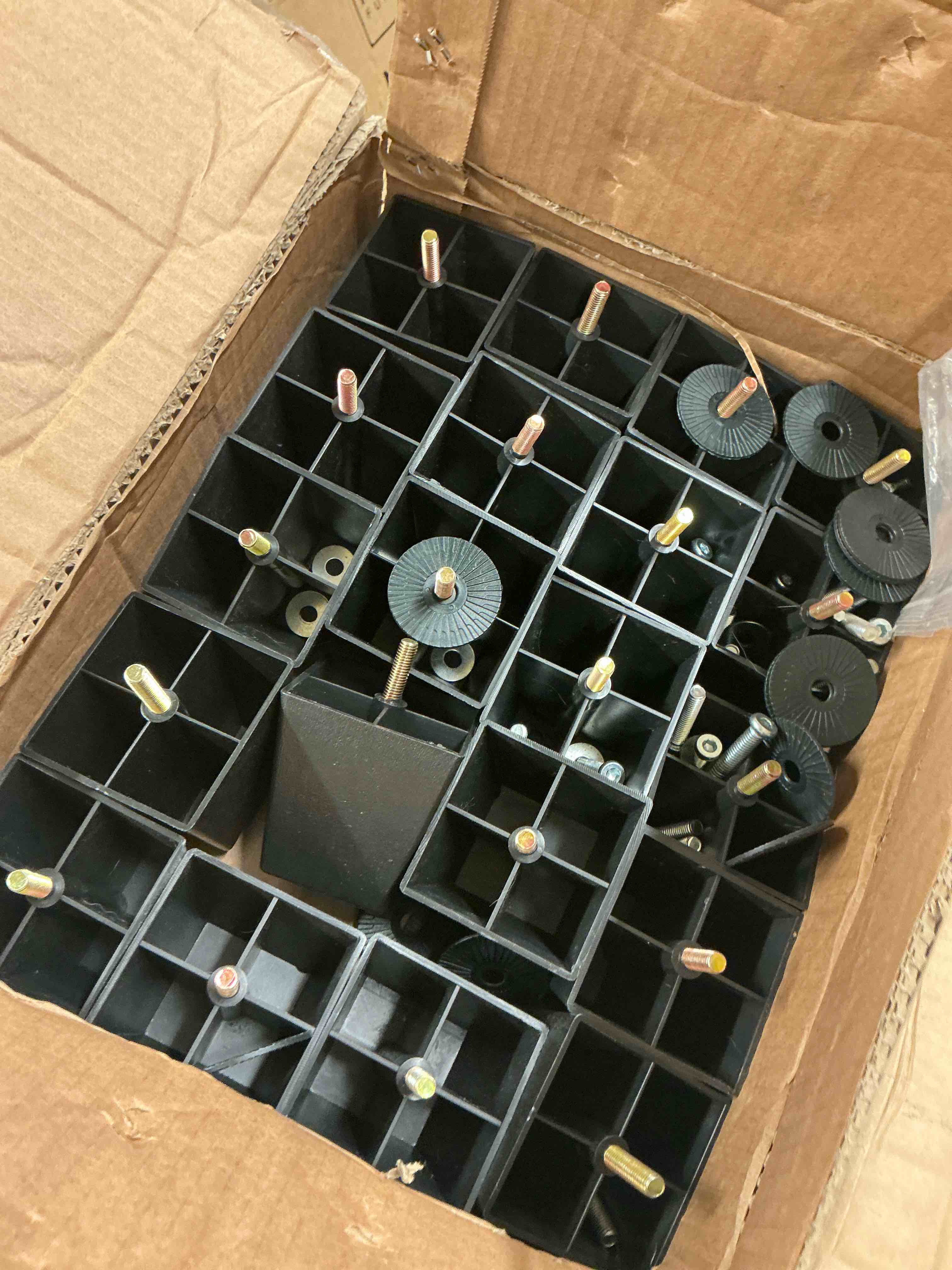 https://s3.amazonaws.com/lotting-images-prod/bidfta/BRN4119837_1783451750359.jpeg