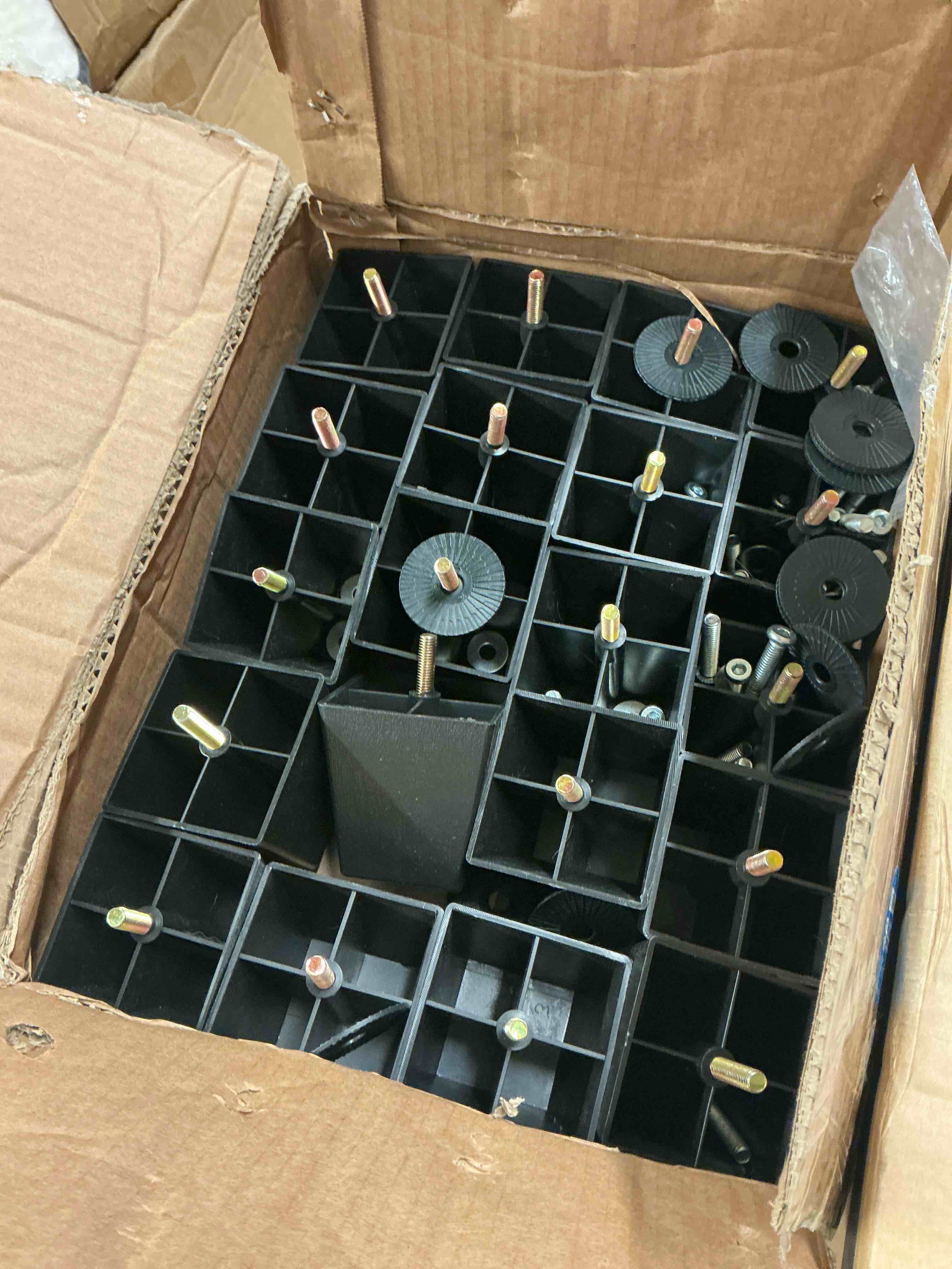 https://s3.amazonaws.com/lotting-images-prod/bidfta/BRN4119837_1783451751391.jpeg