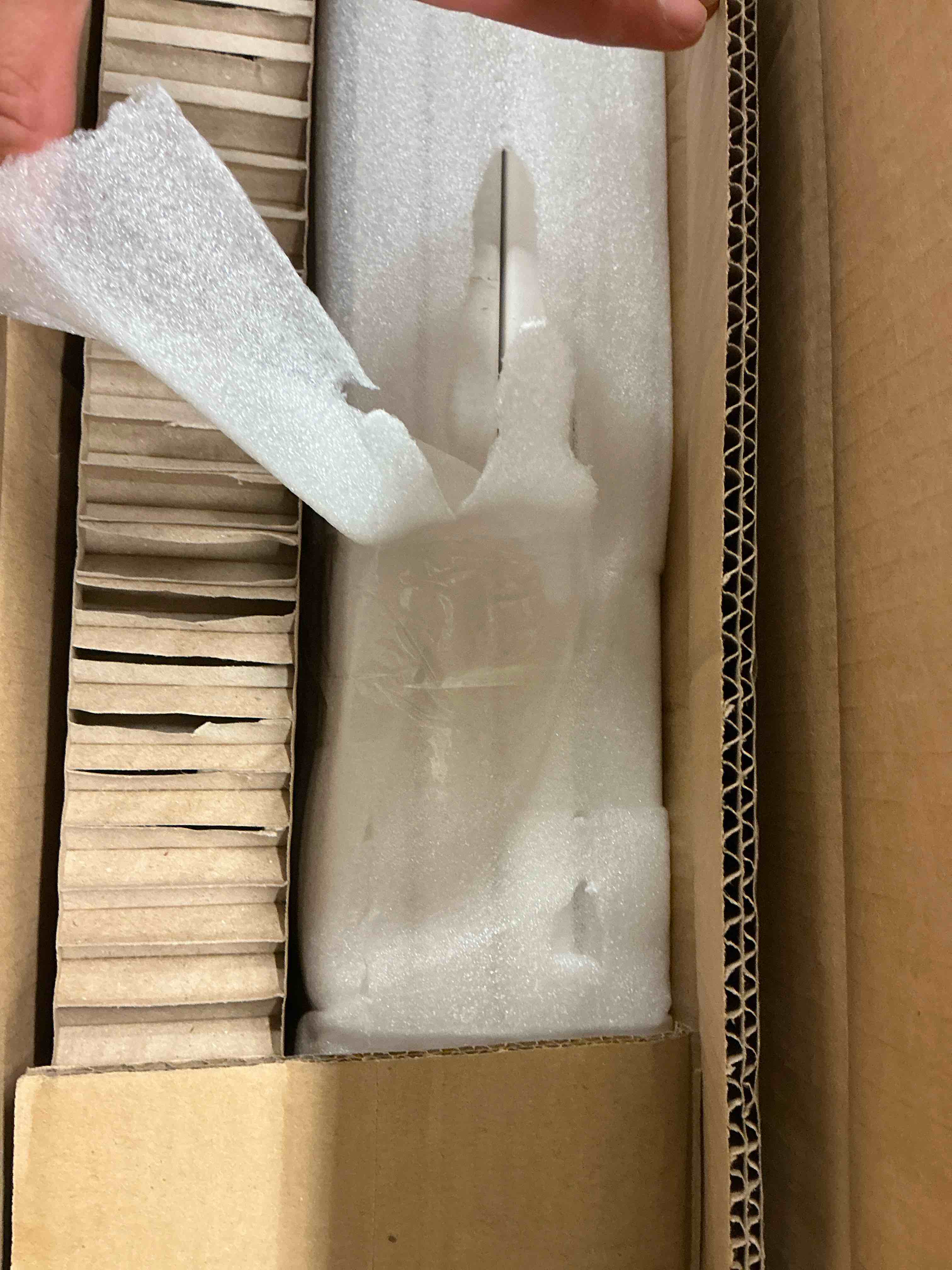 https://s3.amazonaws.com/lotting-images-prod/bidfta/BRN4119838_1783452235739.jpeg