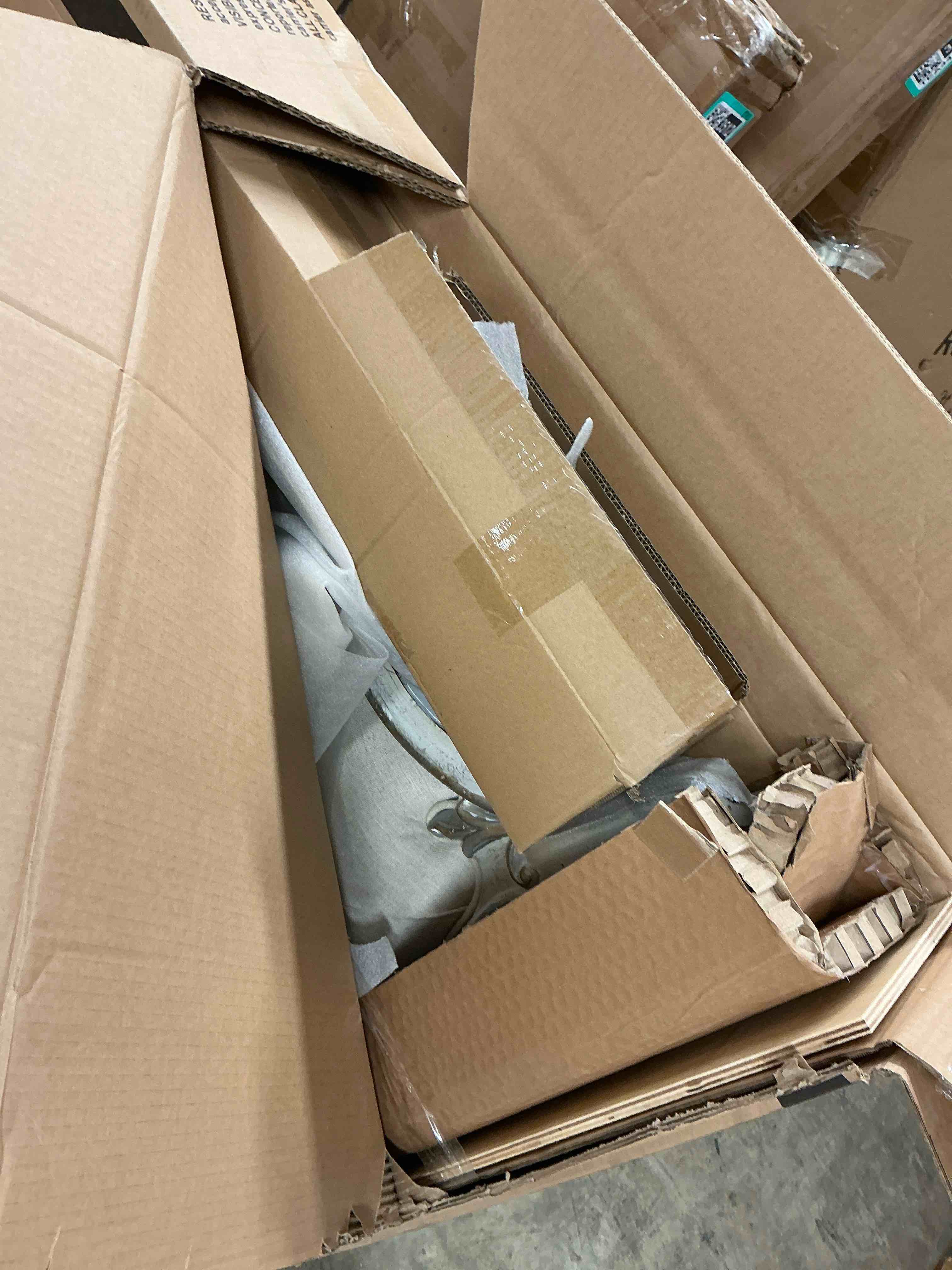 https://s3.amazonaws.com/lotting-images-prod/bidfta/BRN4119838_1783452244932.jpeg