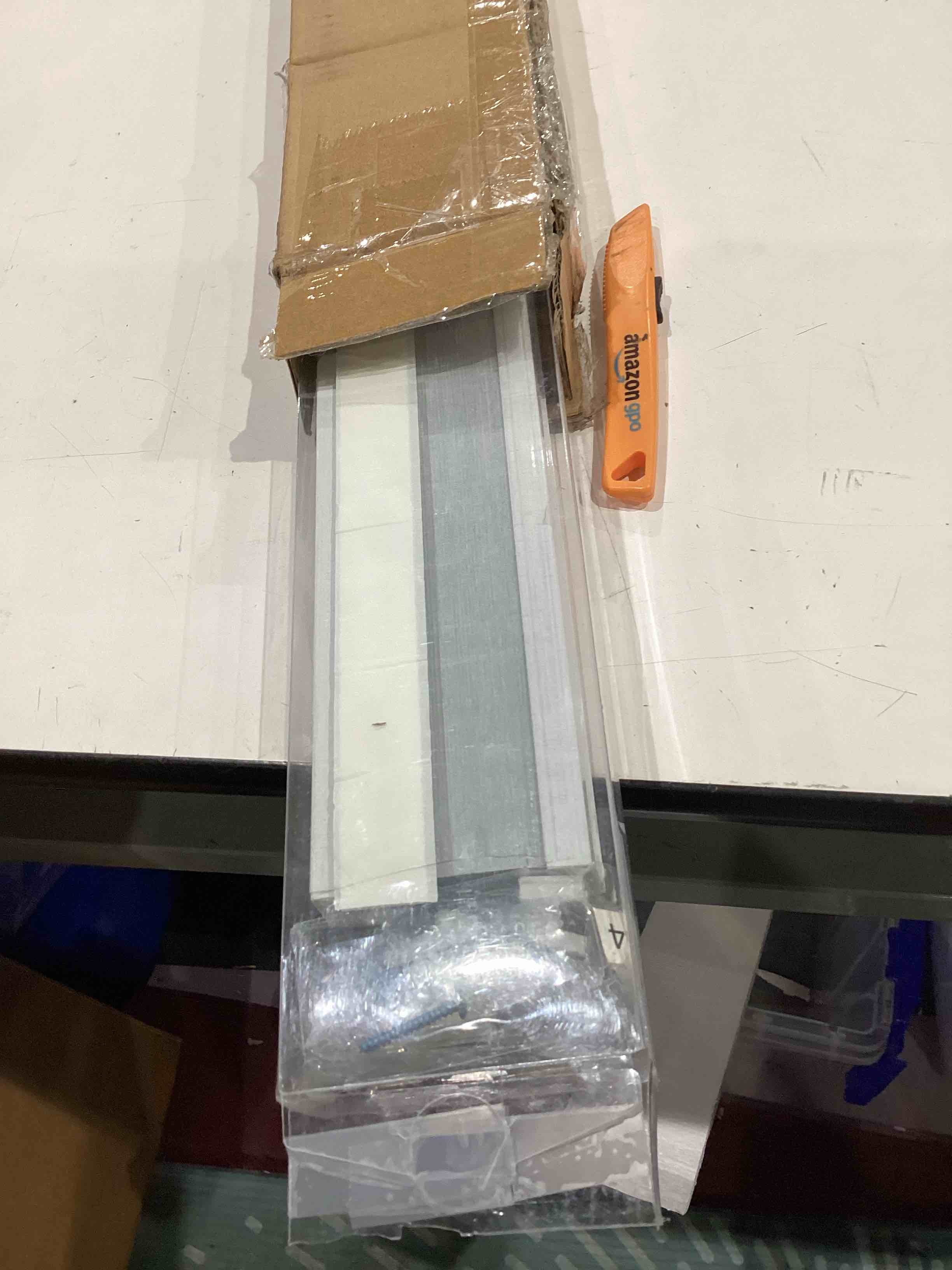 https://s3.amazonaws.com/lotting-images-prod/bidfta/BRN4822928_1780326181903.jpeg