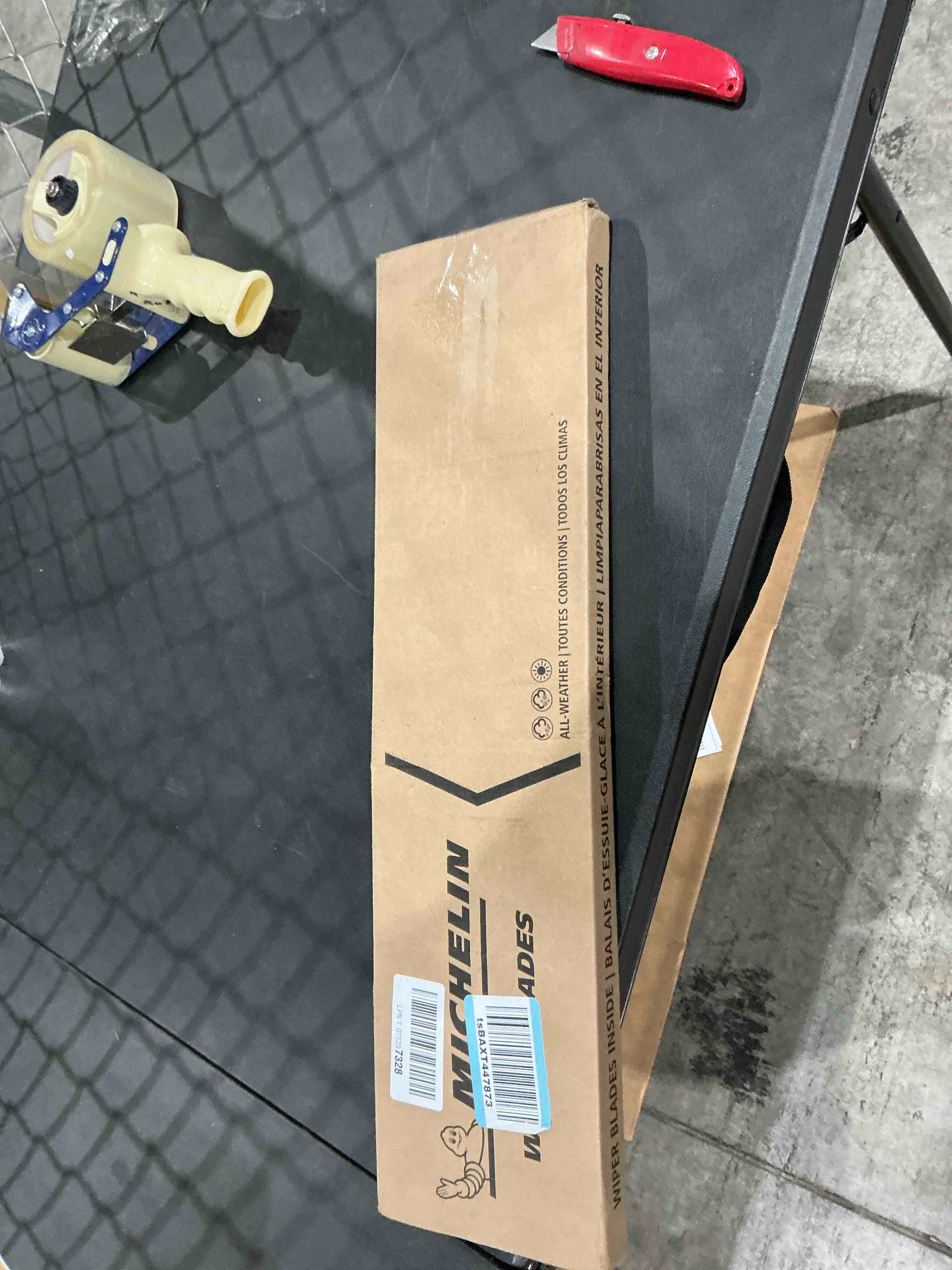Condition photo showing As Is for michelin 19-1717suba stealth ultra twin pack 17 inch wiper blade fits select toyota, chevrolet, suzuki, geo, isuzu, hyundai, nissan, pontiac, subaru, asuna, model years (2 pack) 17\" + 17\" pair pack