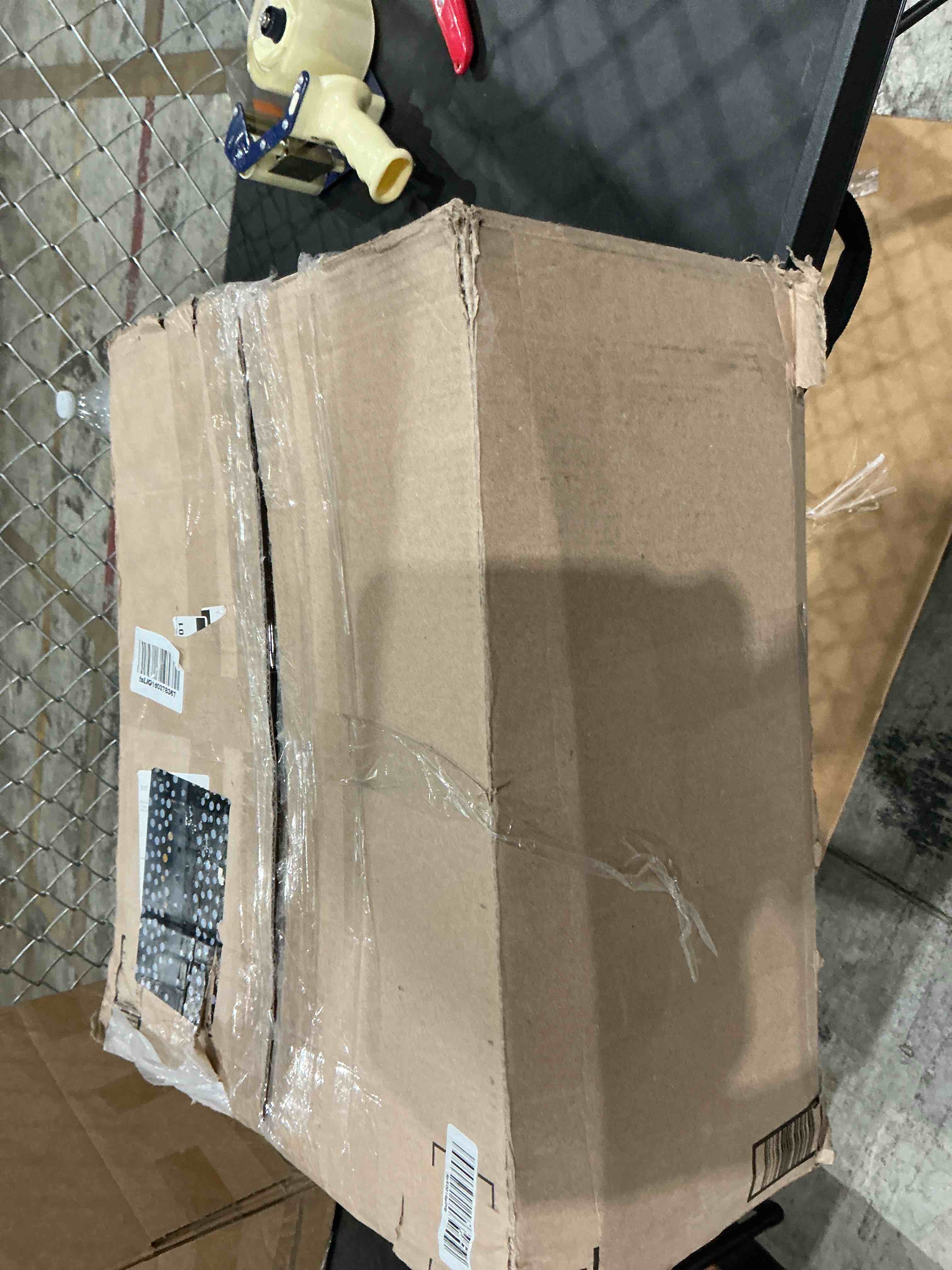 Condition photo showing Good Condition for similar to vevor sound dampening blanket, 96\" x 80\", extra large studio grommeted blanket with grommets, light blocker for door acoustic noise blocking blanket studio sound absorption sheet, black