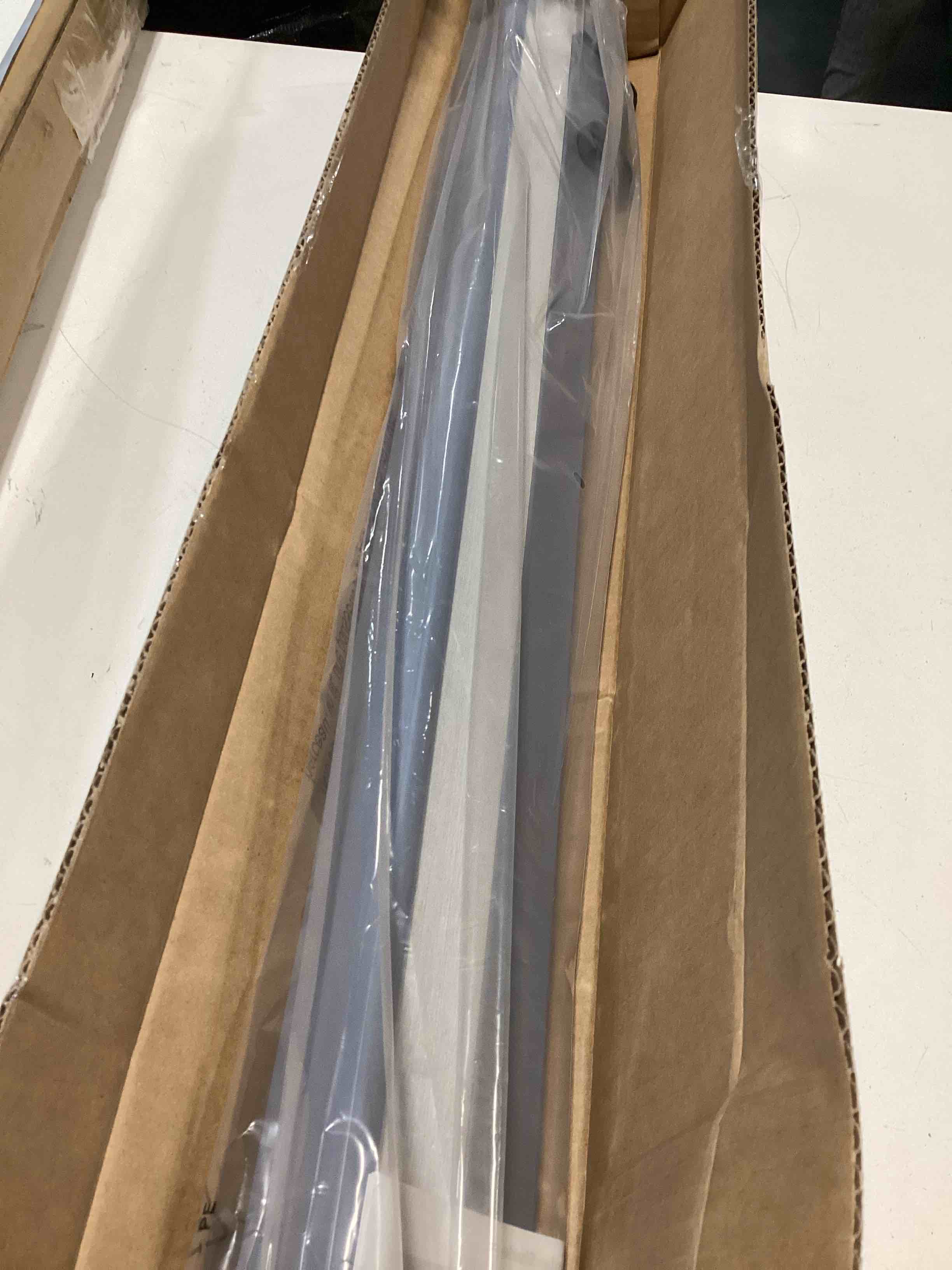 https://s3.amazonaws.com/lotting-images-prod/bidfta/BRN4847820_1777979708968.jpeg