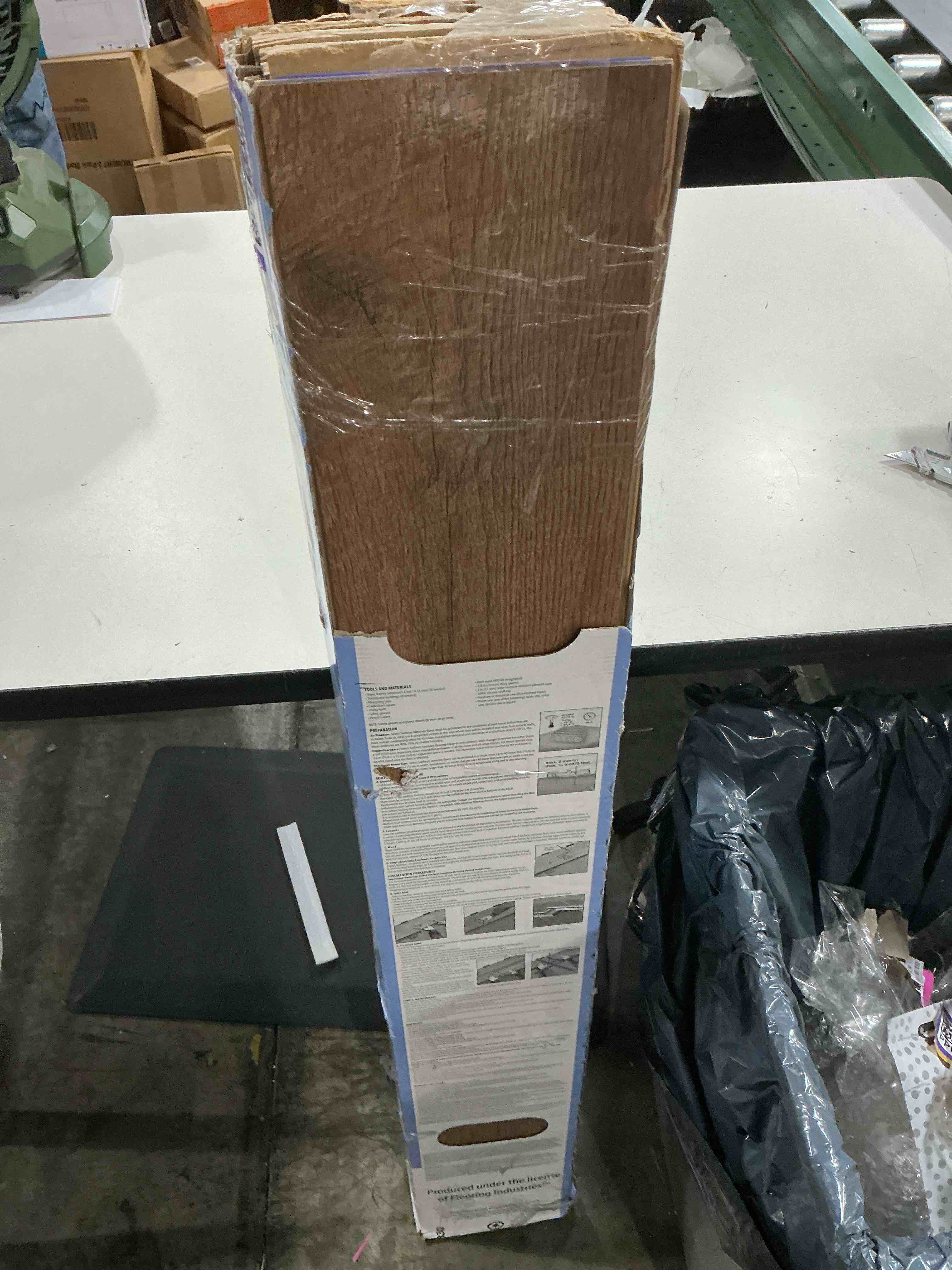 https://s3.amazonaws.com/lotting-images-prod/bidfta/BRN4849880_1777574034401.jpeg