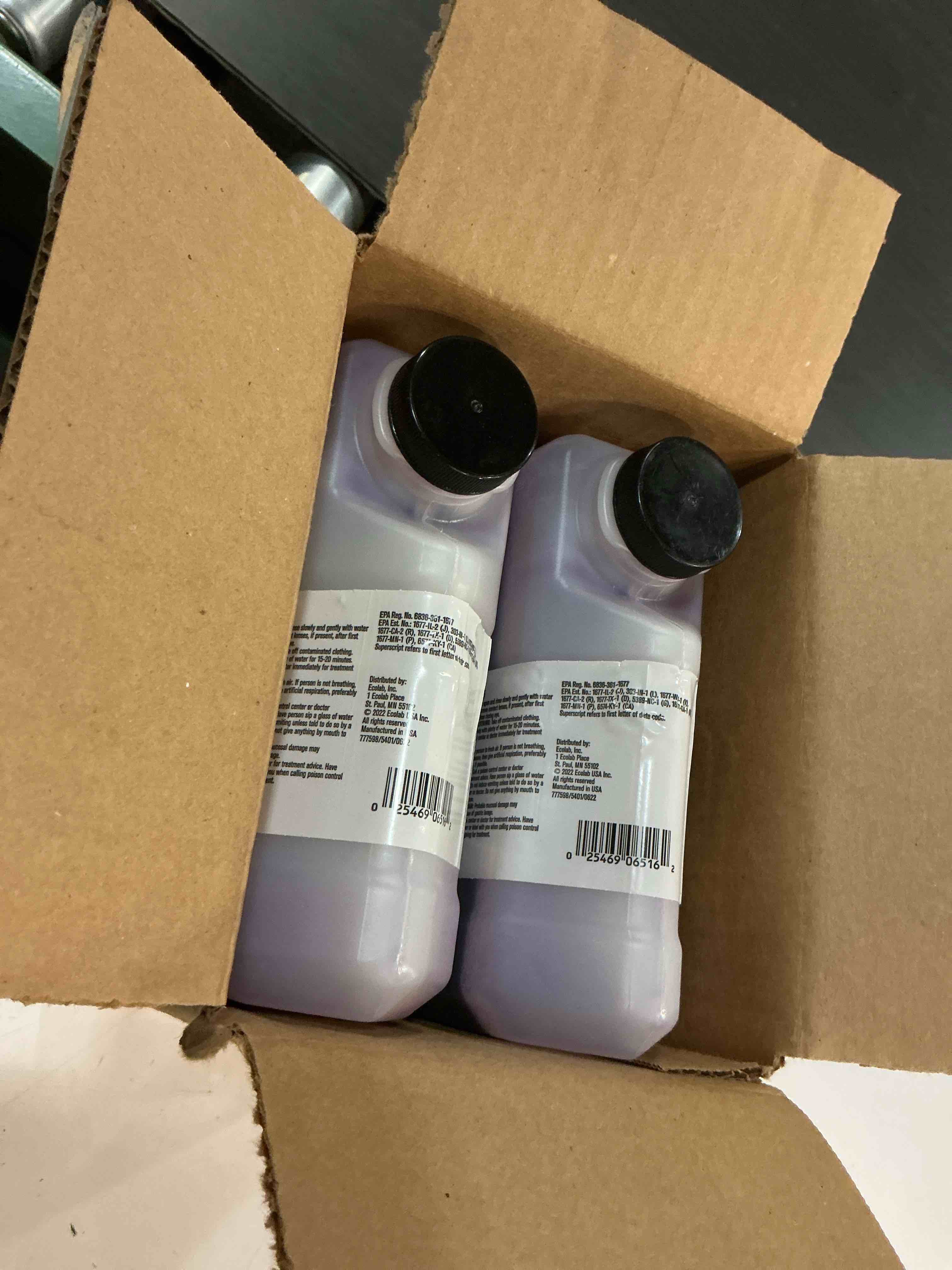 Condition photo showing New/Like New for ecolab® daily disinfectant cleaner (1.3 liter, 2/case)