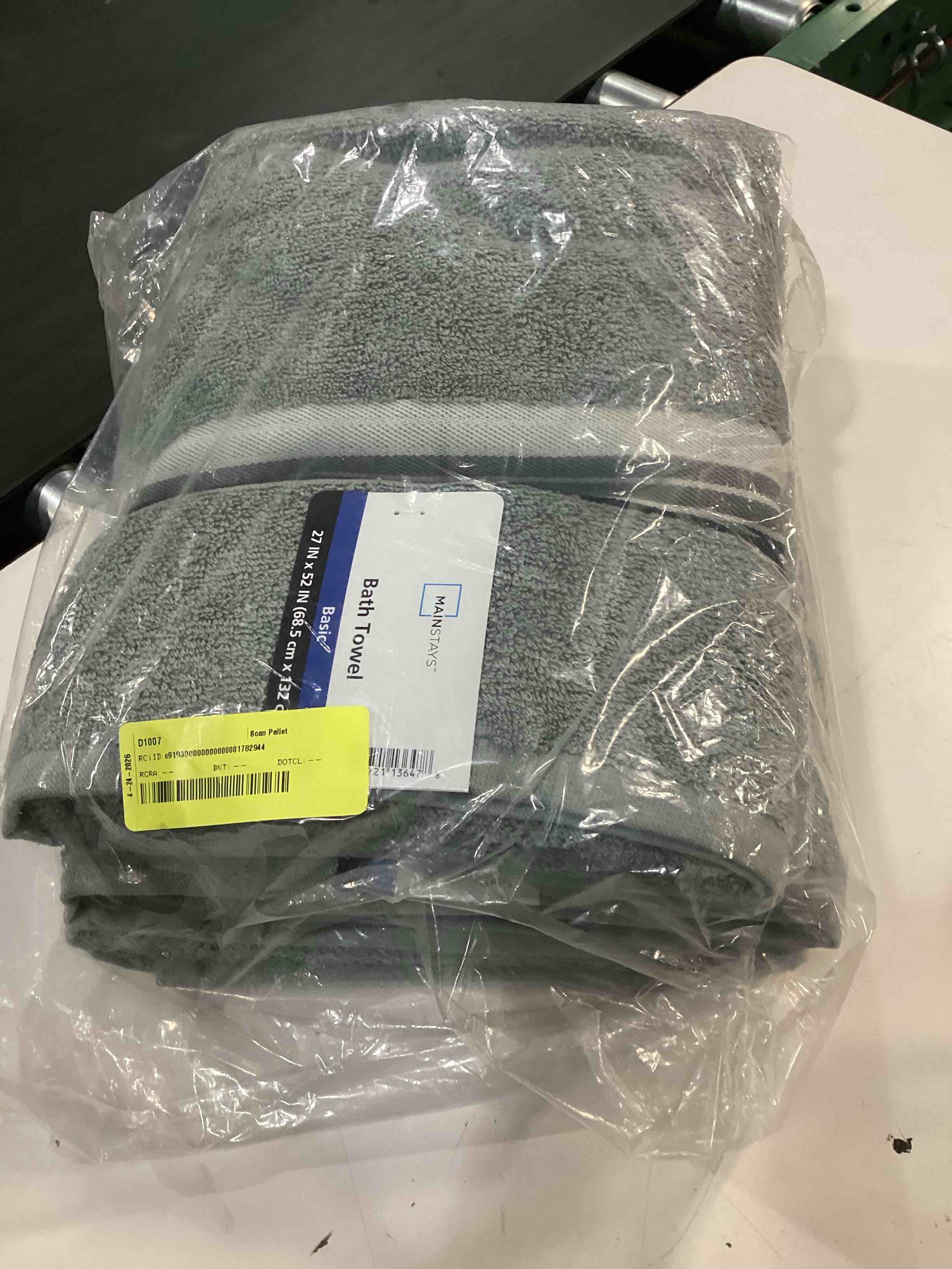 Condition photo showing New/Like New for mainstays ombre stripe bath towel school grey of 3 pieces