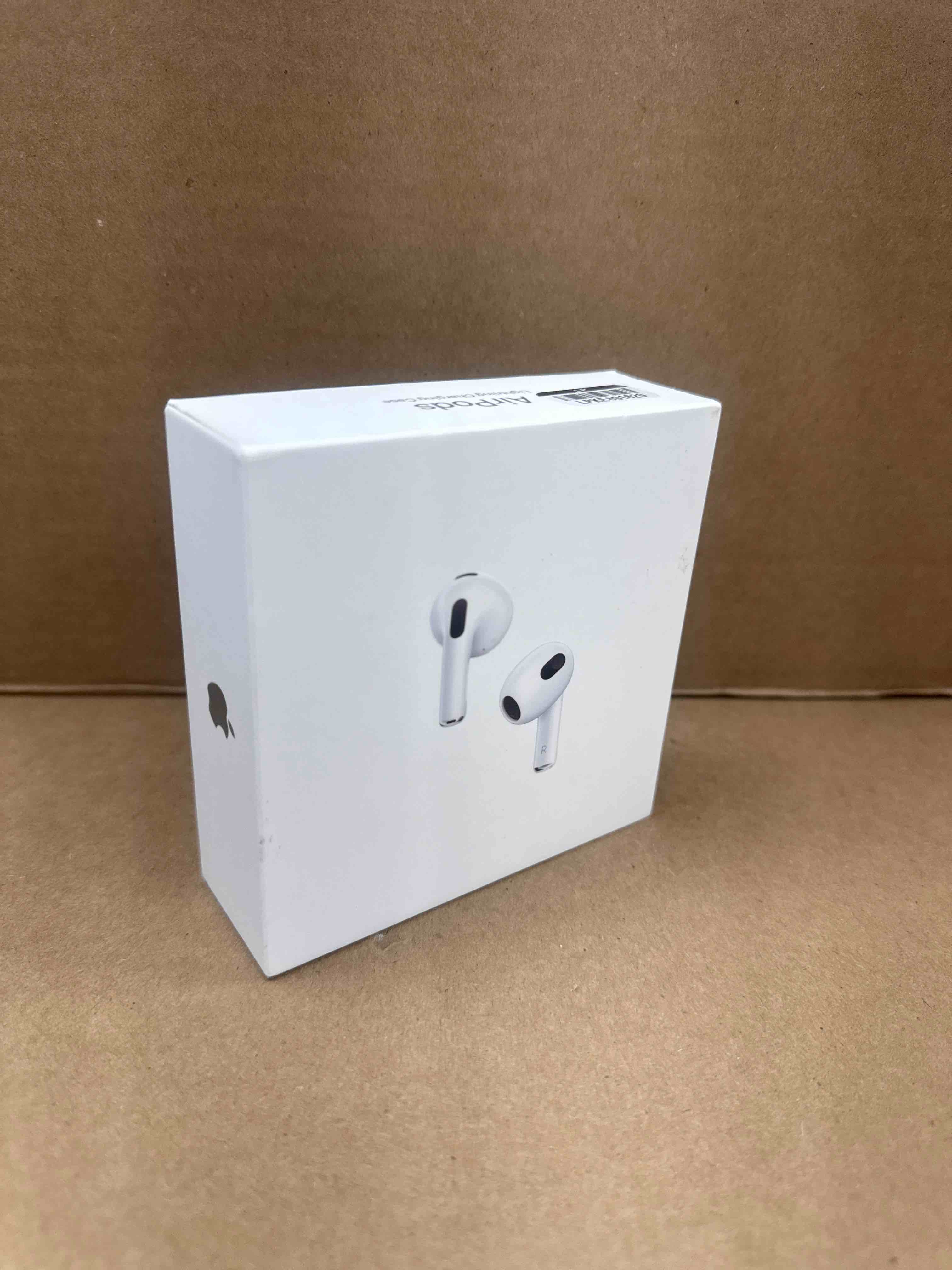 https://s3.amazonaws.com/lotting-images-prod/bidfta/BRN4939005_1779805851081.jpeg