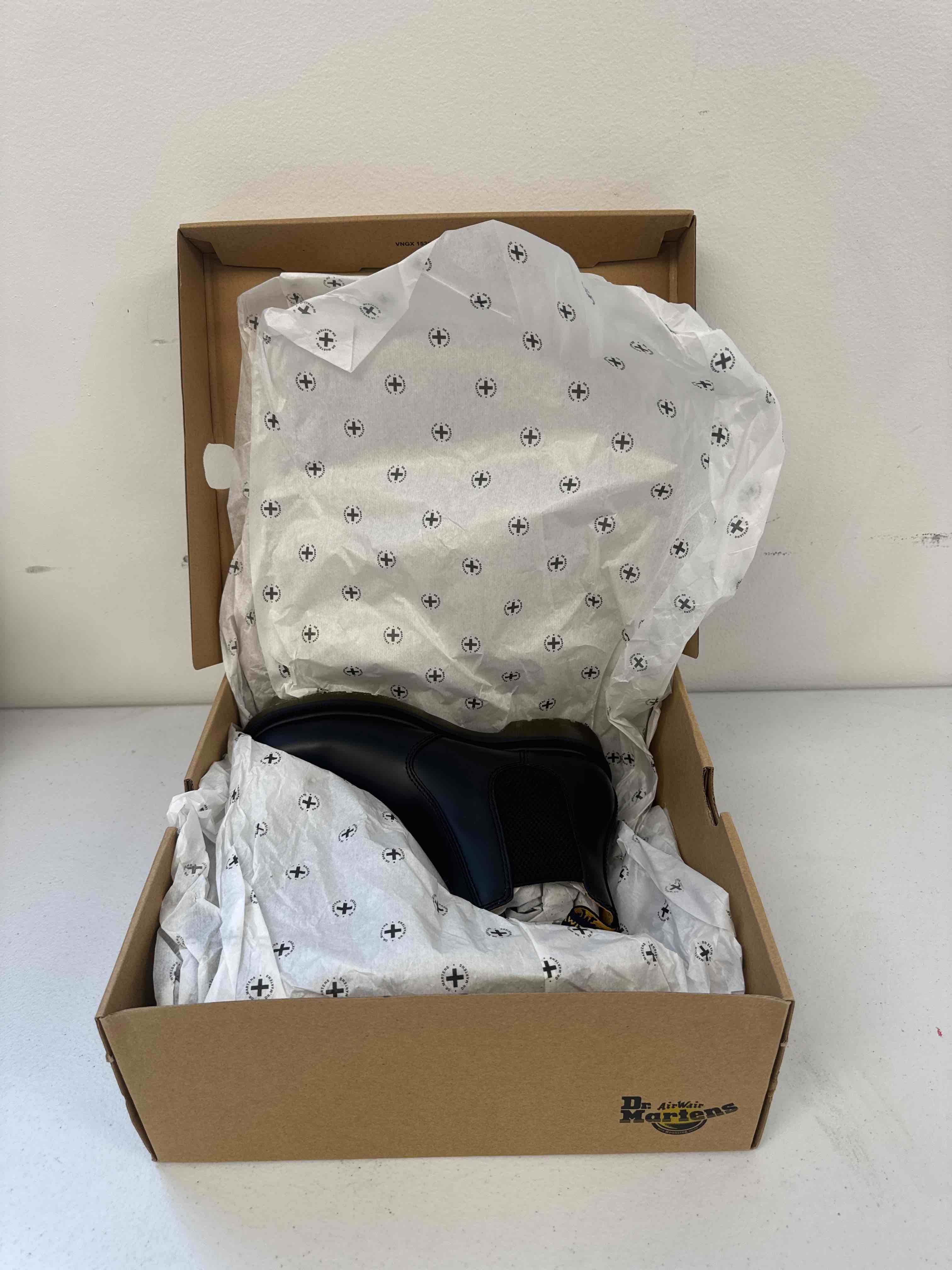 Condition photo showing New/Like New for dr. martens 2976 chelsea boot men’s 5 women’s 6 