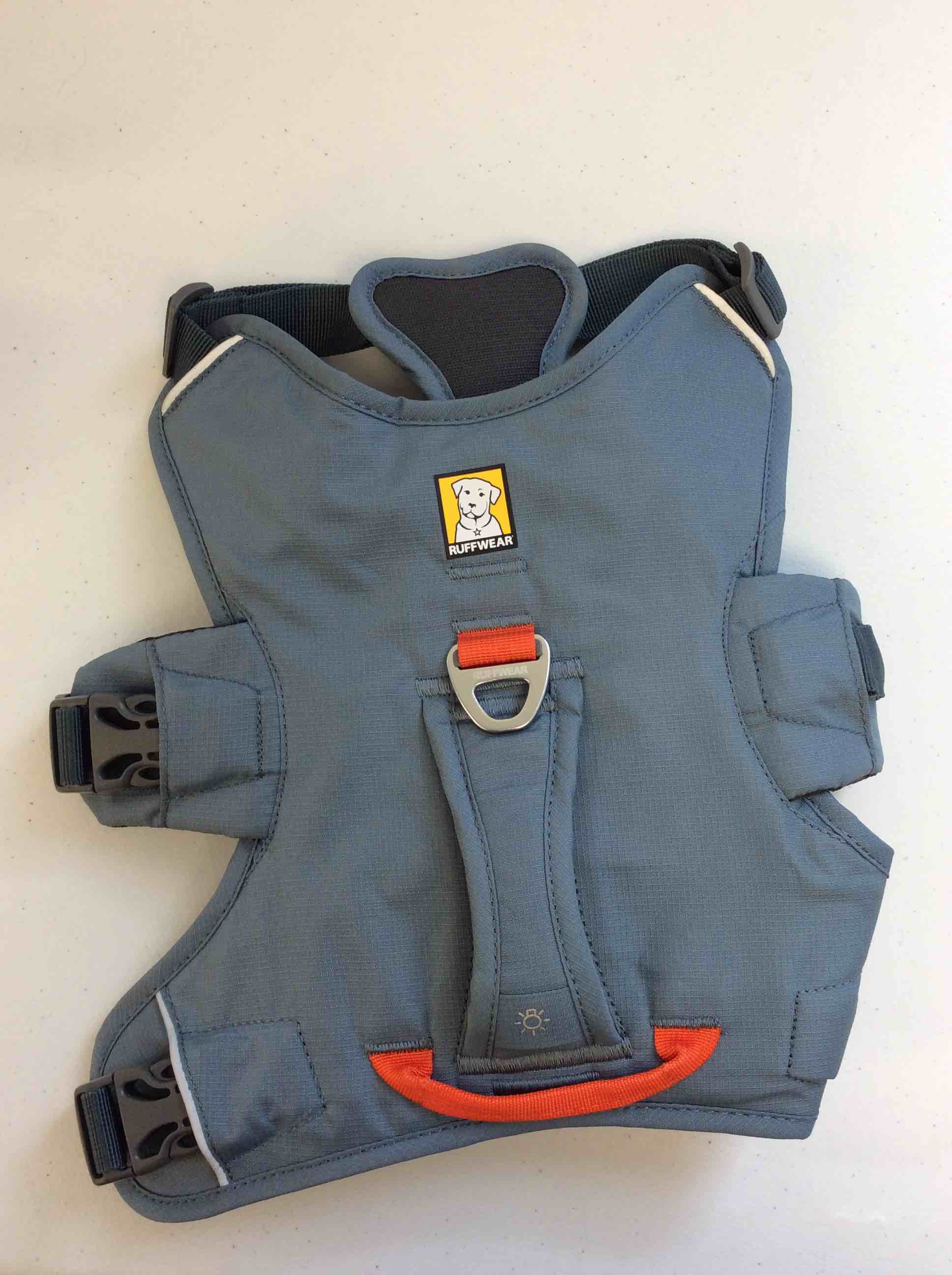 https://s3.amazonaws.com/lotting-images-prod/bidfta/BRN4939165_1780925529828.jpeg