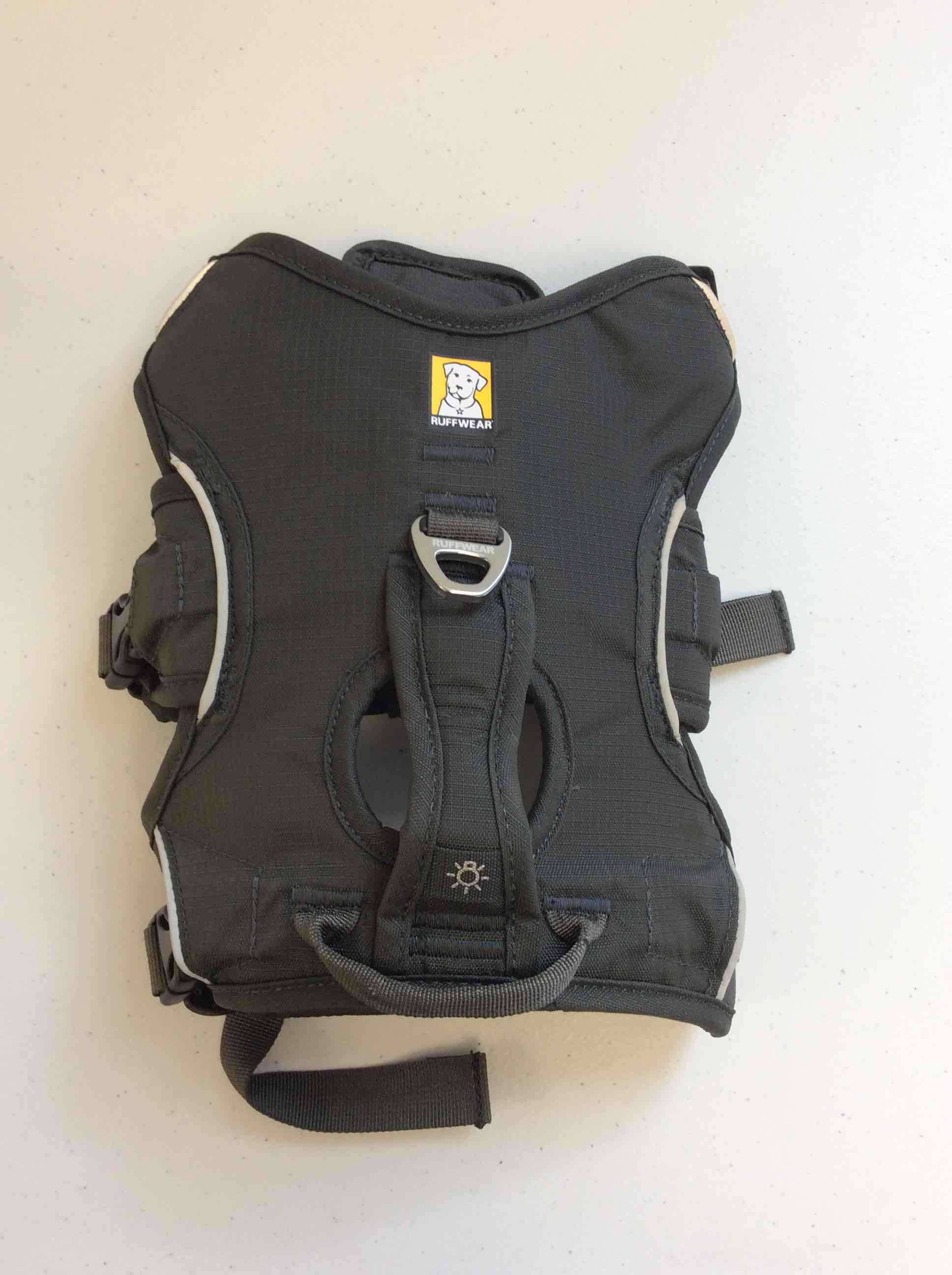 https://s3.amazonaws.com/lotting-images-prod/bidfta/BRN4939168_1780926787316.jpeg