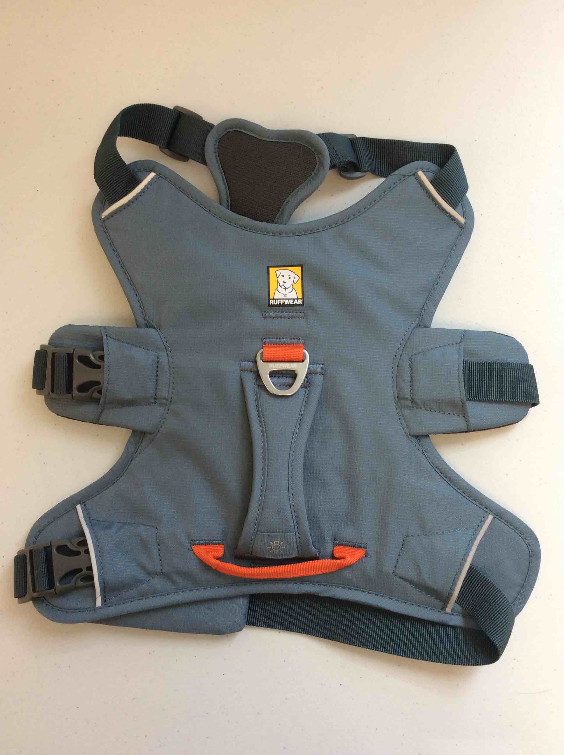 https://s3.amazonaws.com/lotting-images-prod/bidfta/BRN4939175_1780928903745.jpeg