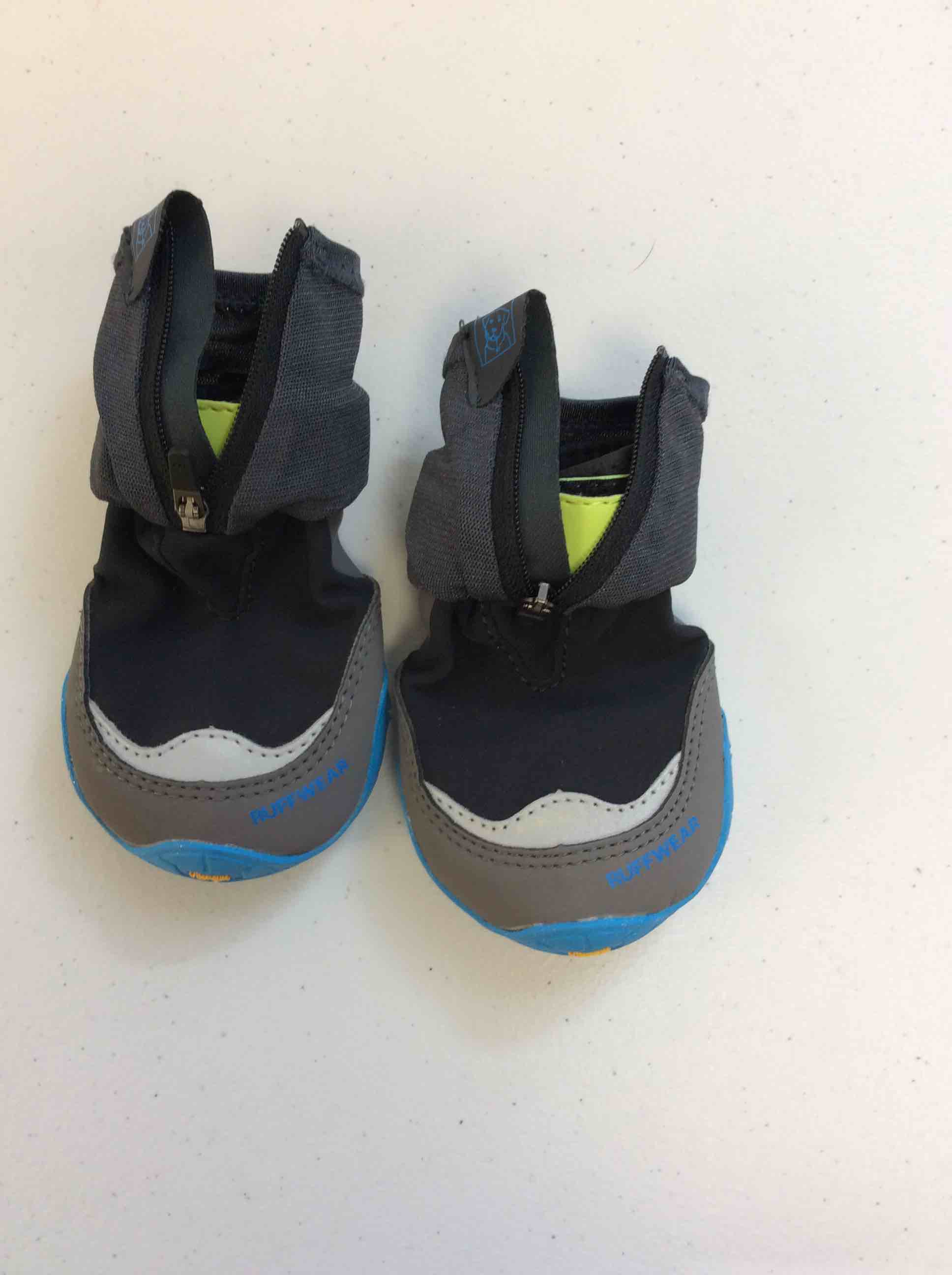 Condition photo showing New/Like New for ruffwear dog boots blue 2.5in