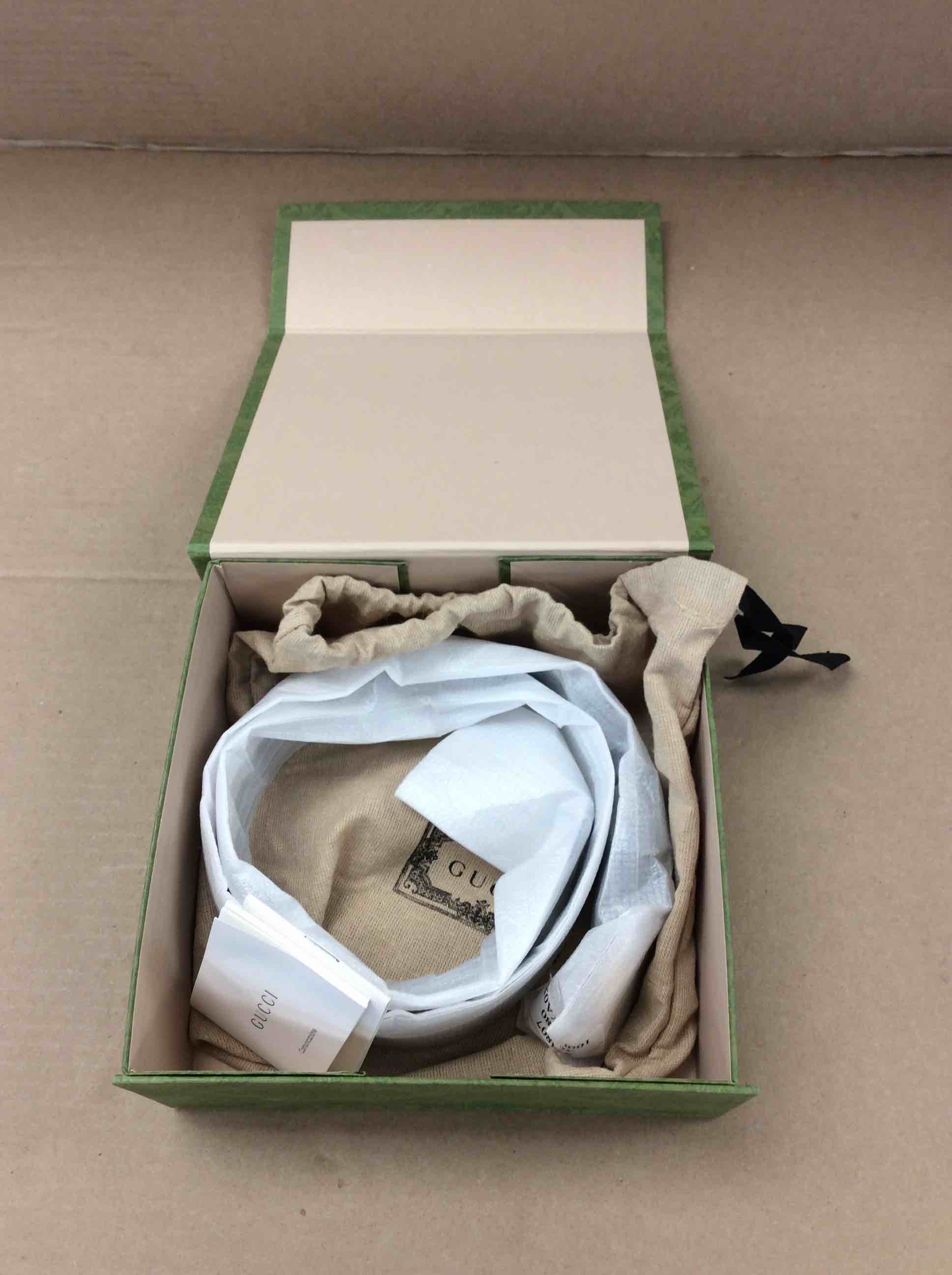 https://s3.amazonaws.com/lotting-images-prod/bidfta/BRN4954106_1780673841618.jpeg