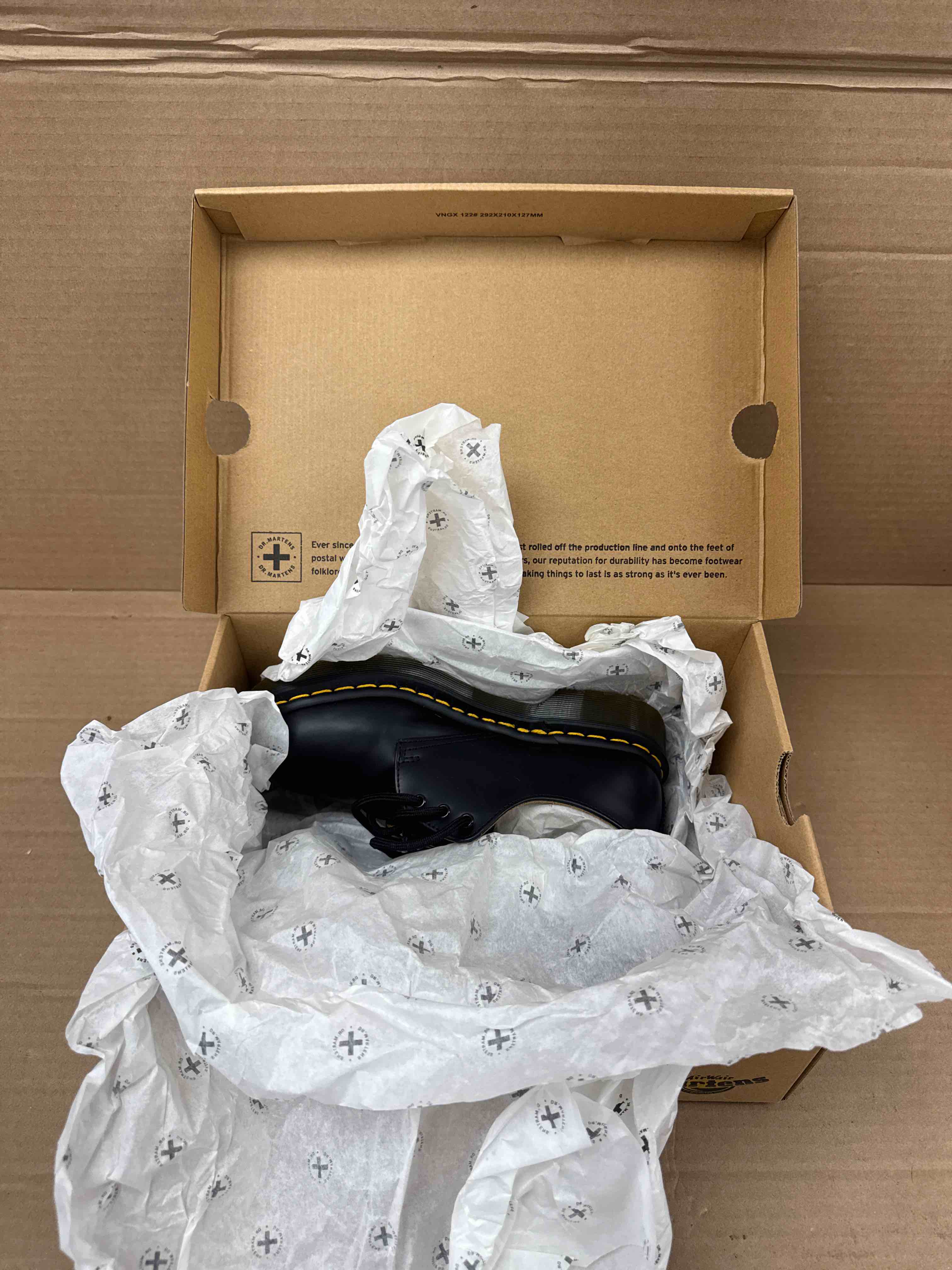 Condition photo showing New/Like New for women’s 5 dr. martens womens 1461 slip resistant oxford shoes