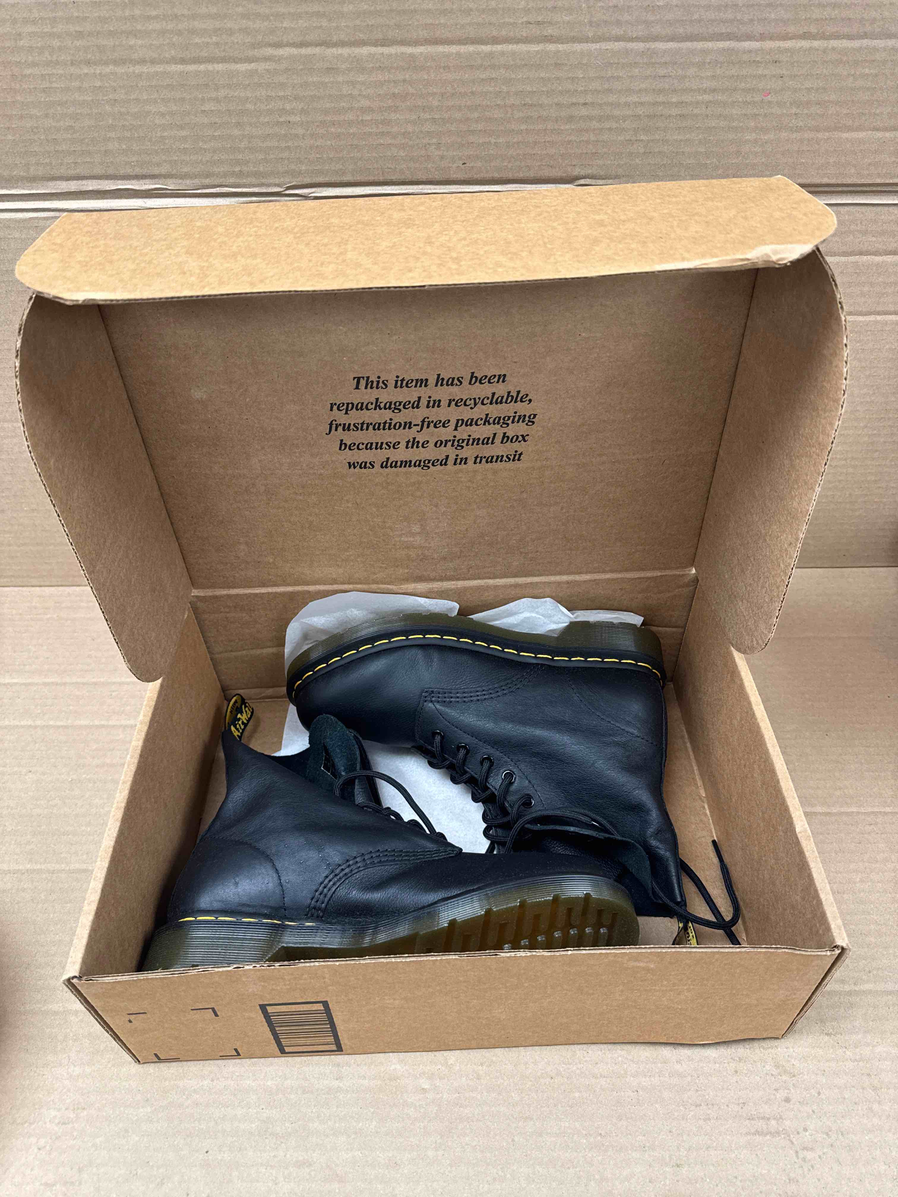 Condition photo showing New/Like New for women’s 11 men’s 10 dr. martens unisex-adult combs leather