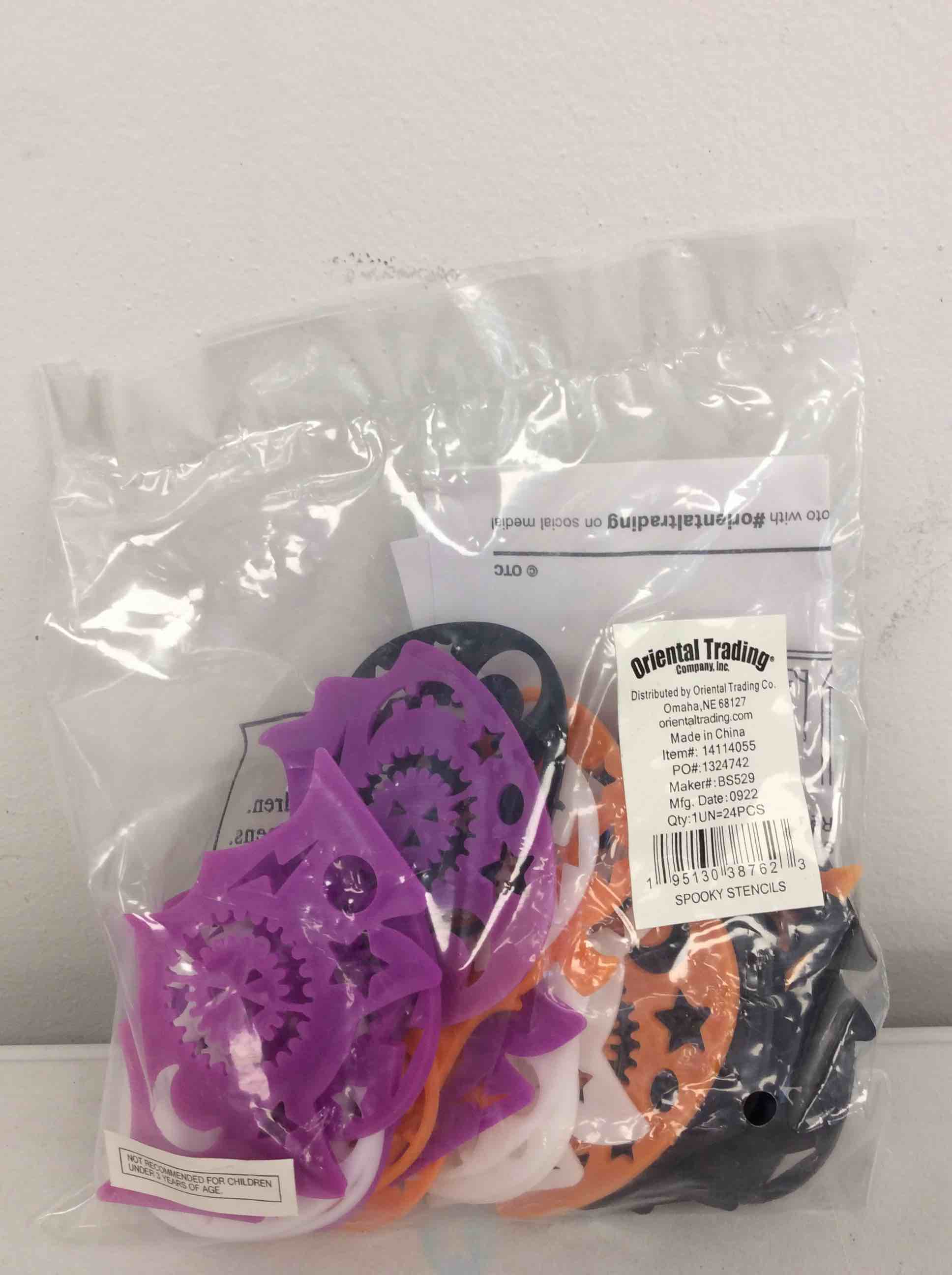 Condition photo showing New/Like New for fun express spooky stencils, 24 pieces