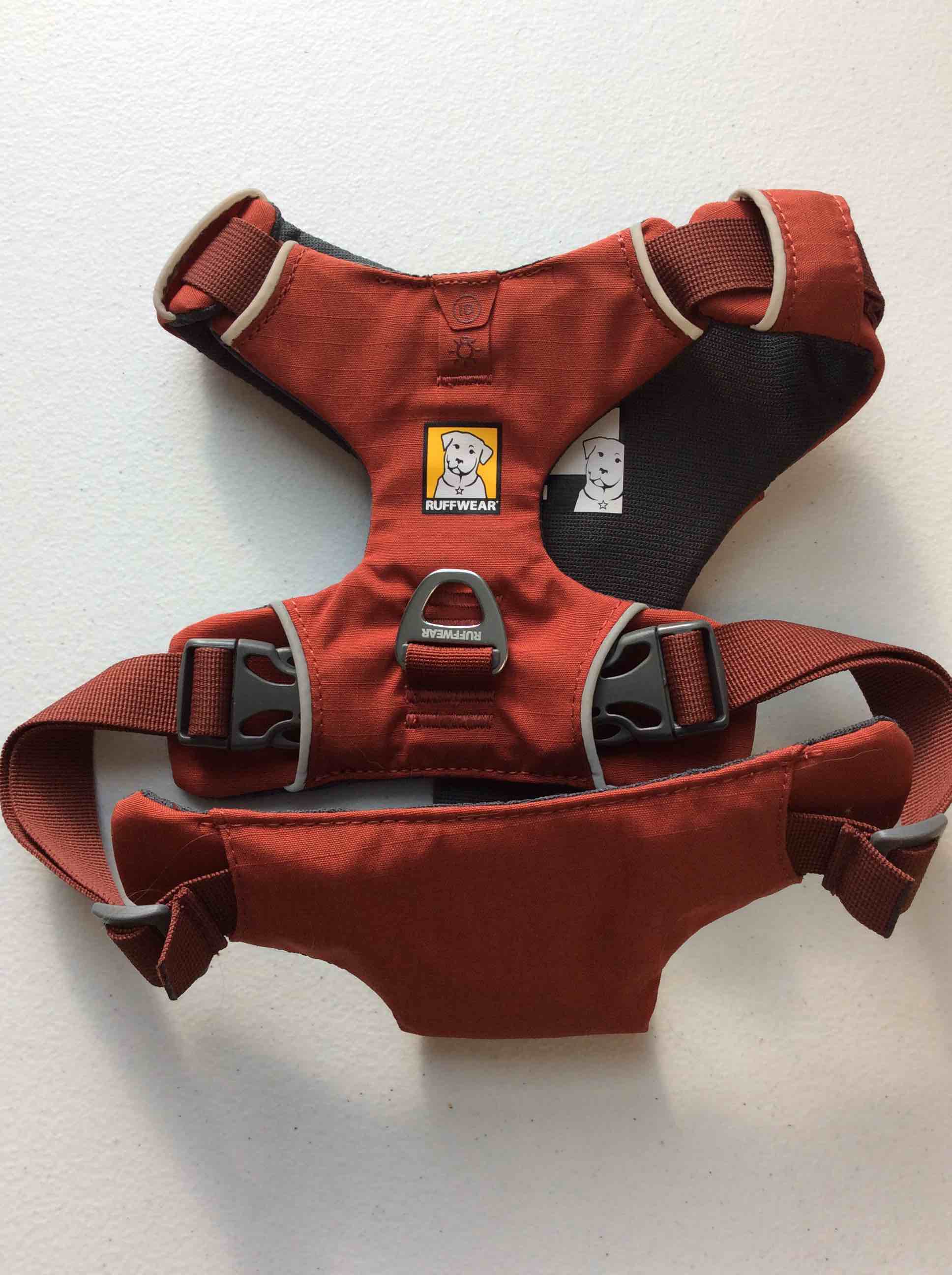 Condition photo showing New/Like New for ruffwear dog harness red clay medium