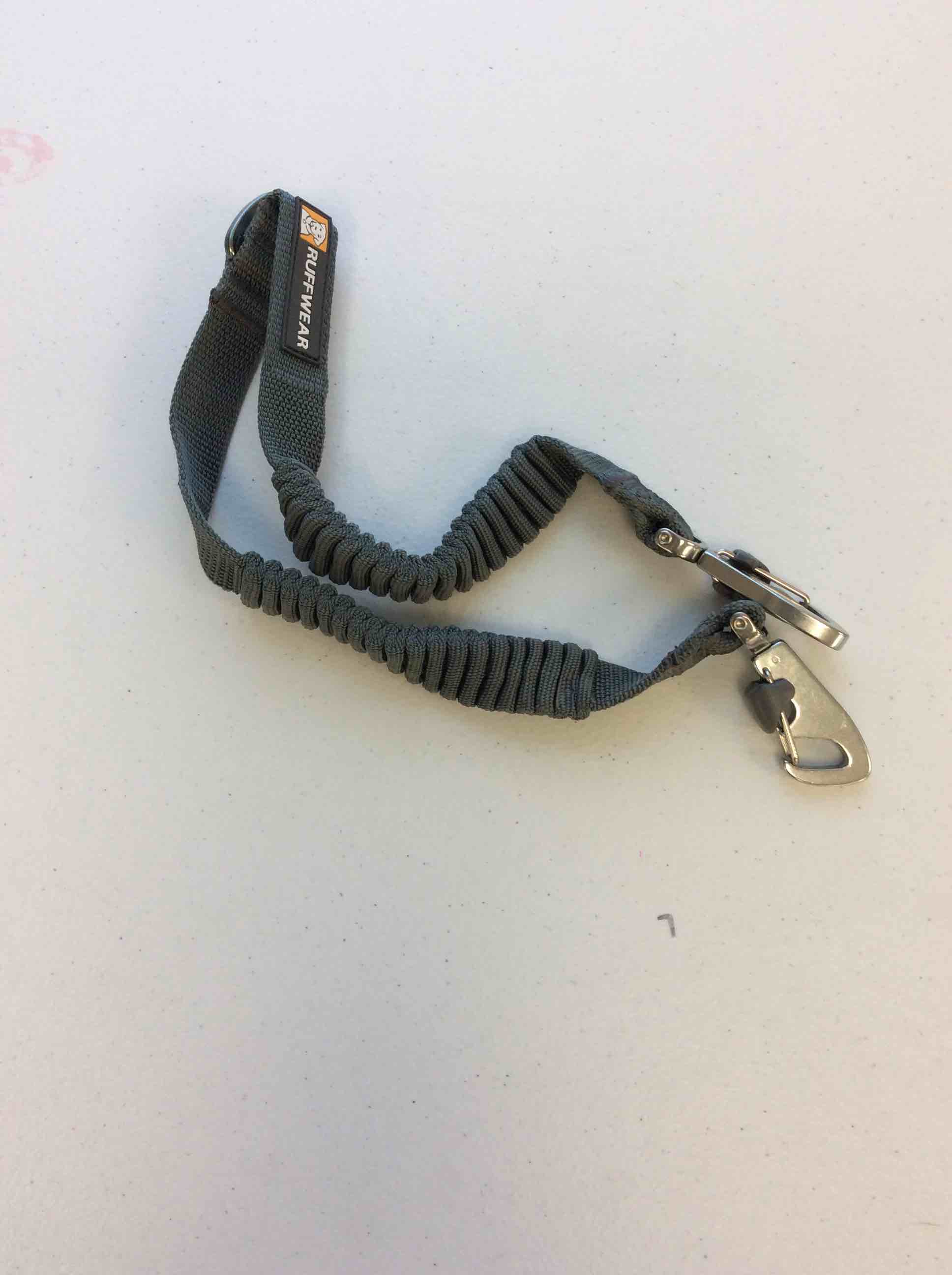 https://s3.amazonaws.com/lotting-images-prod/bidfta/BRN4958665_1780682169814.jpeg