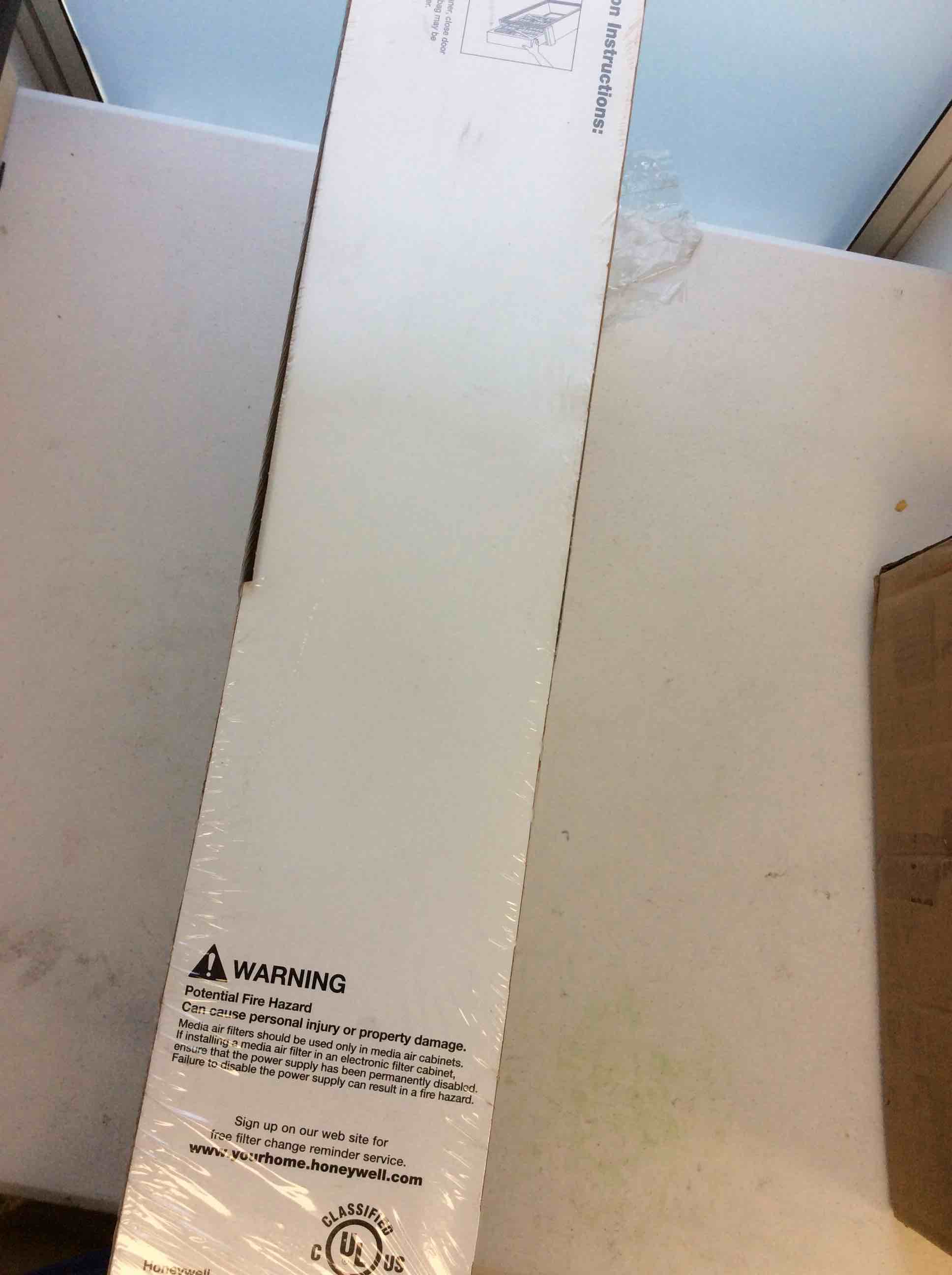 https://s3.amazonaws.com/lotting-images-prod/bidfta/BRN4959568_1782148576766.jpeg