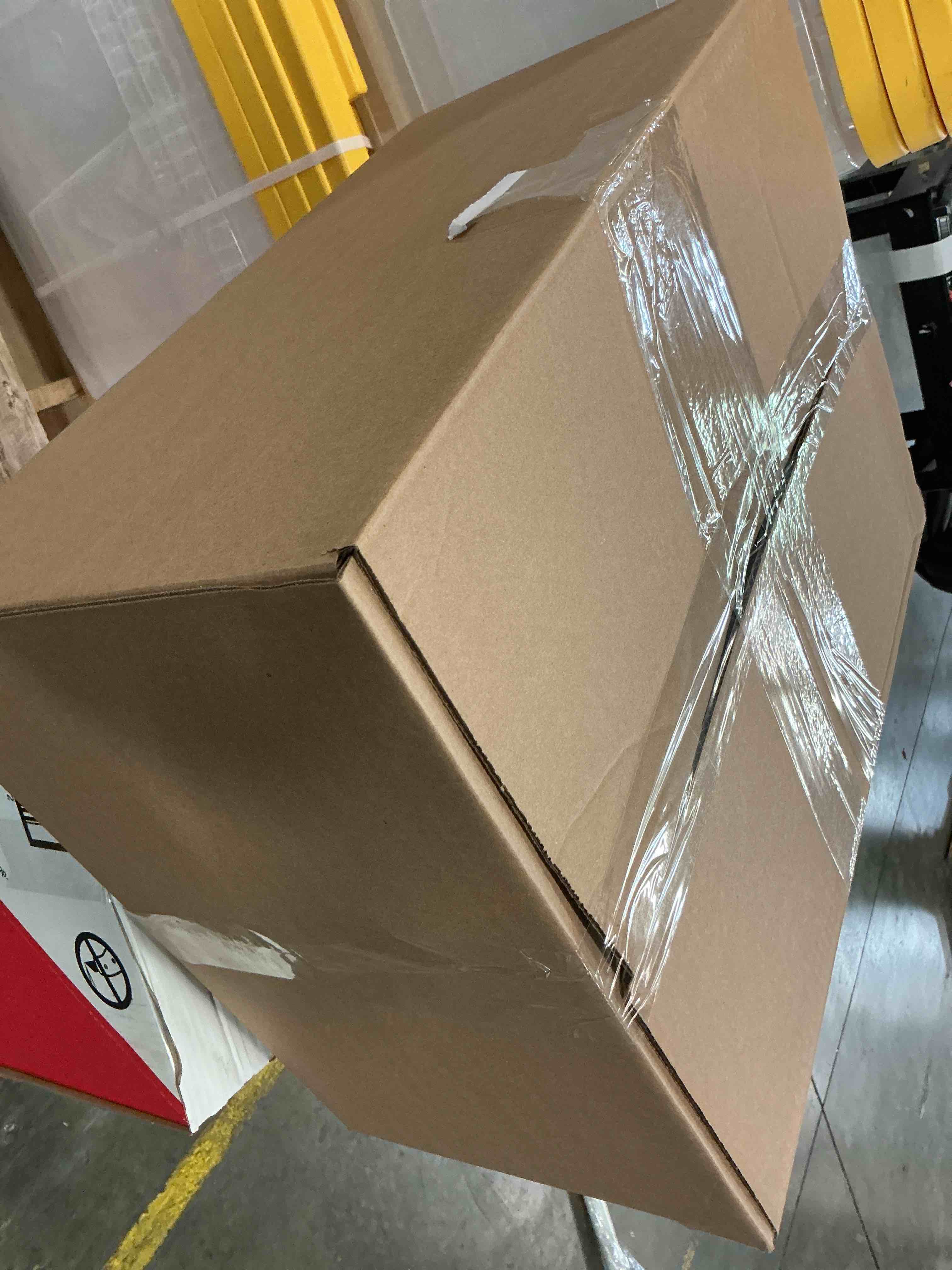 Condition photo showing Good Condition for assorted office supplies 